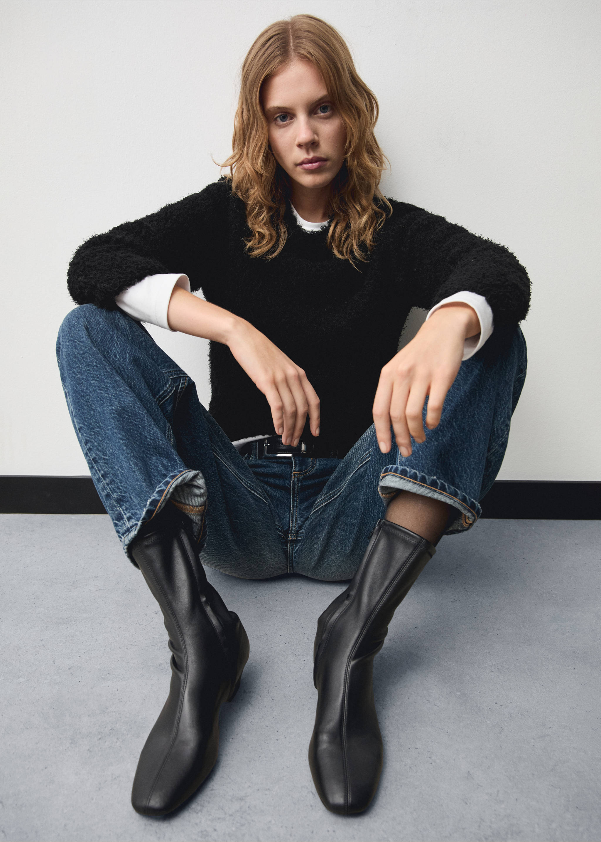 Faux-fur knitted sweater - Details of the article 2, Black. Ref: 77019080-00.