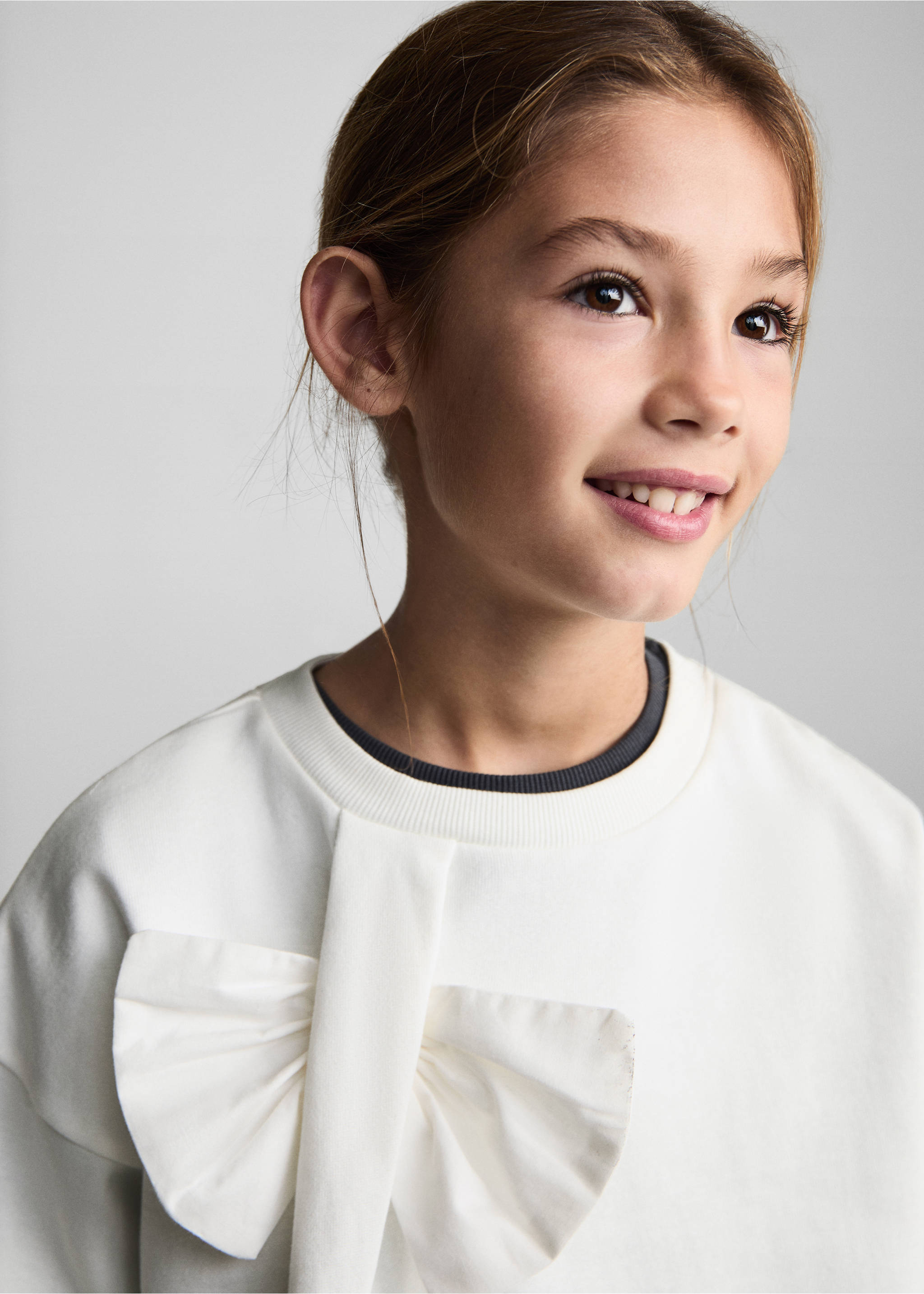 Bow detail sweater - Details of the article 1, Off White. Ref: 77019236-00.