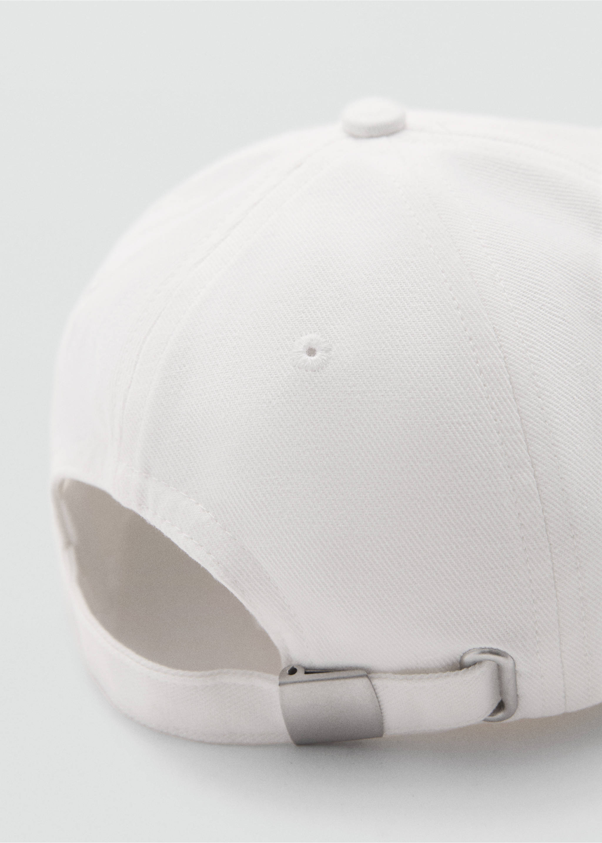 Embroidered message cap - Details of the article 1, White. Ref: 77020251-00.