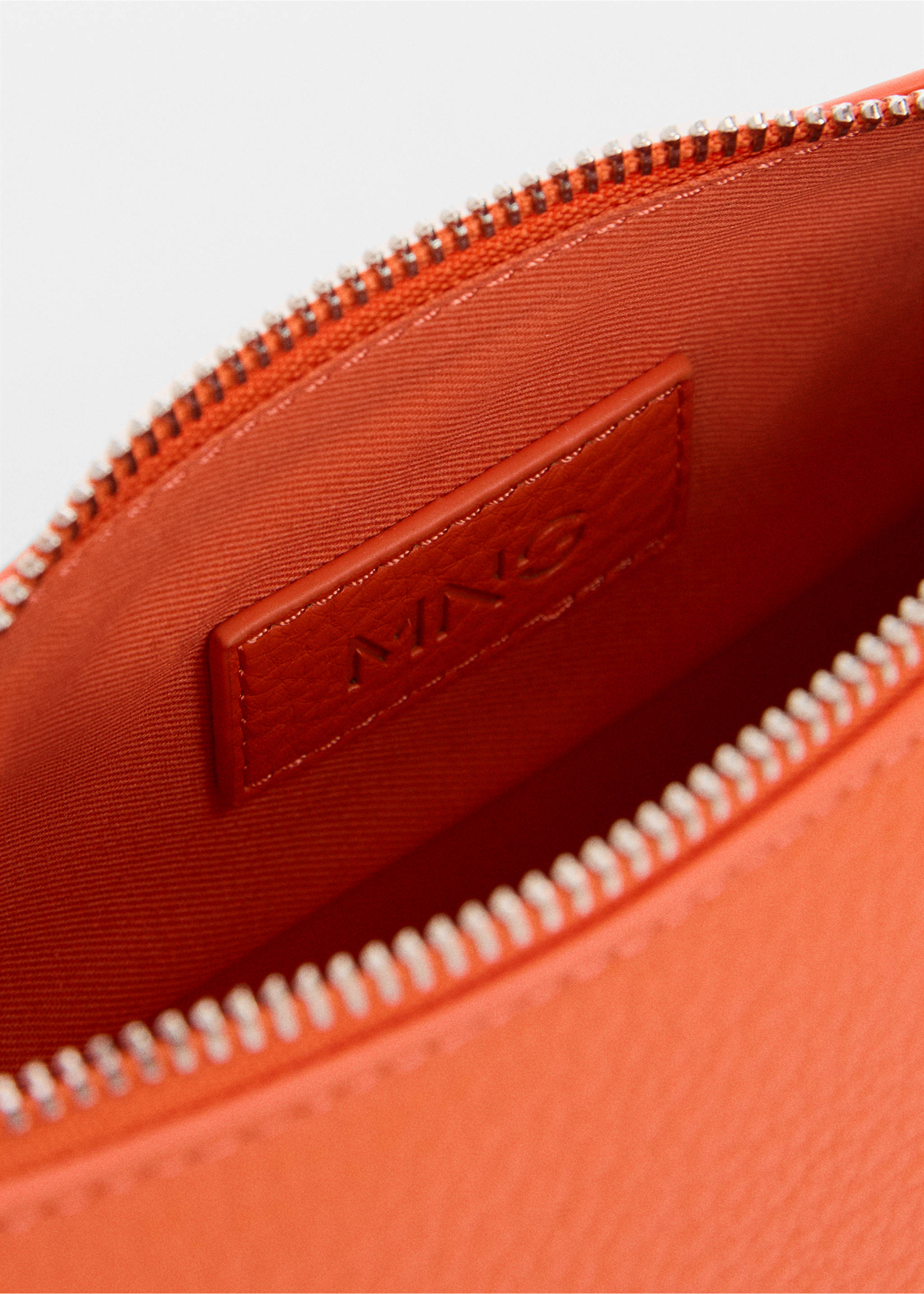 Shoulder bag with buckle - Details of the article 2, Orange. Ref: 77020273-00.