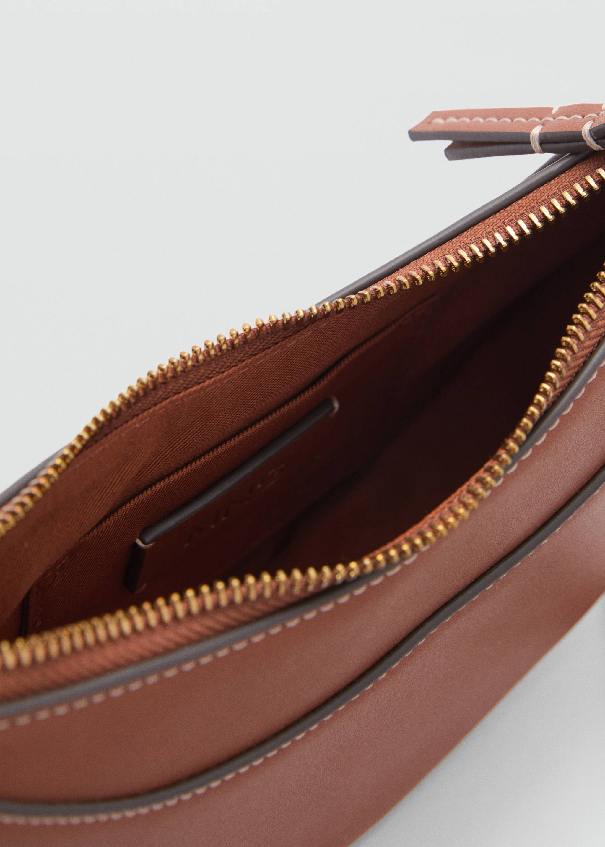 Oval shoulder bag - Details of the article 2