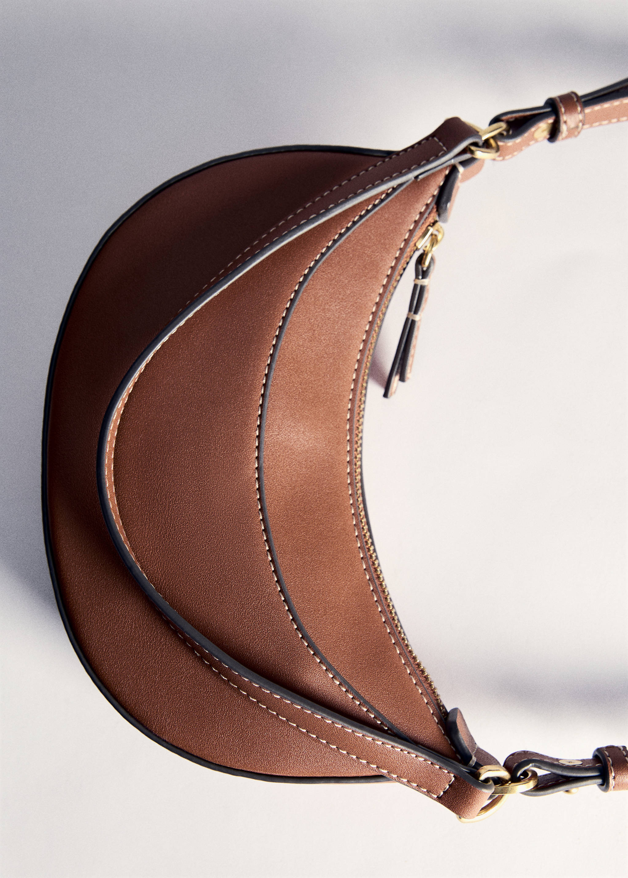Oval shoulder bag - Details of the article 5