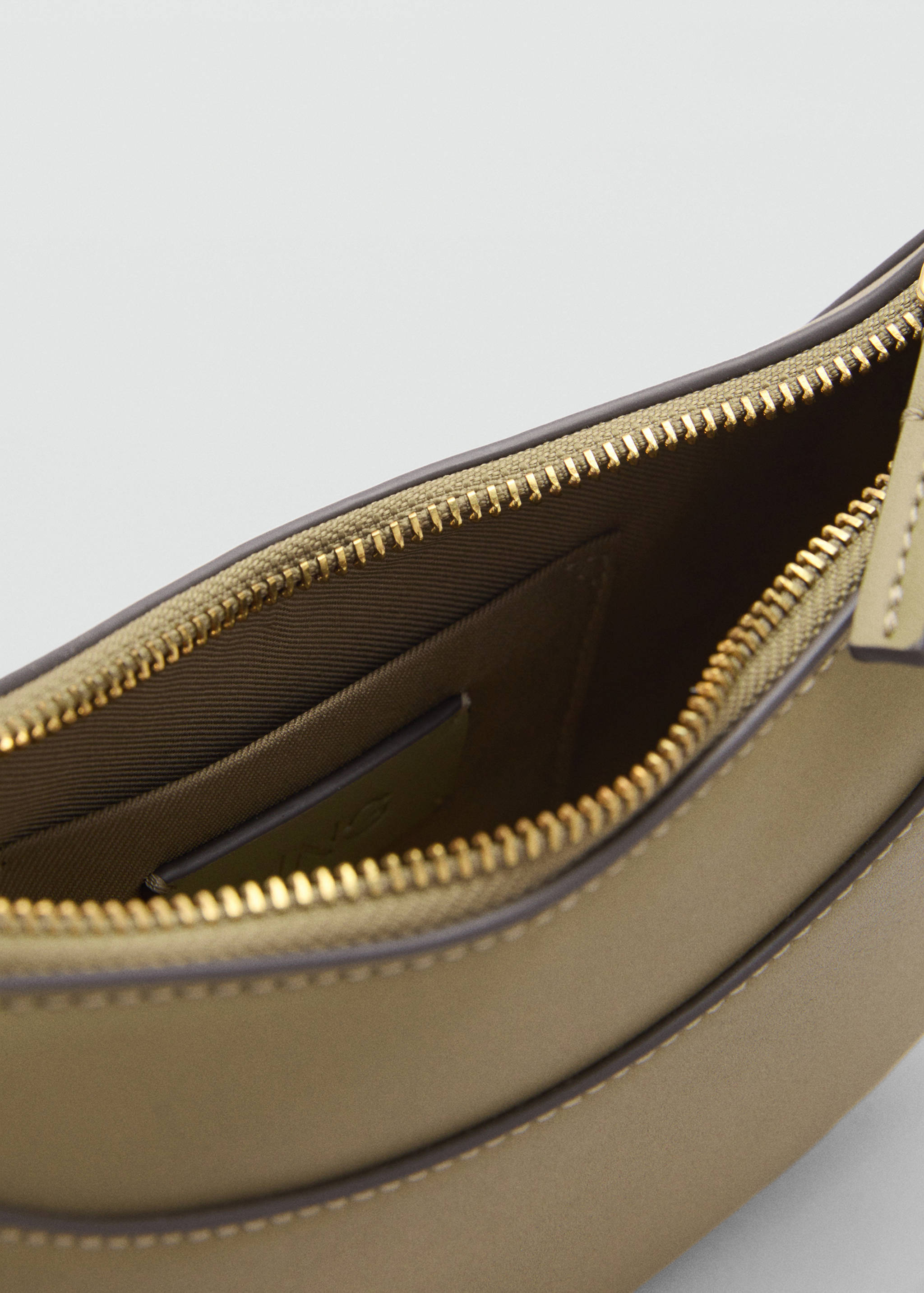 Oval shoulder bag - Details of the article 2