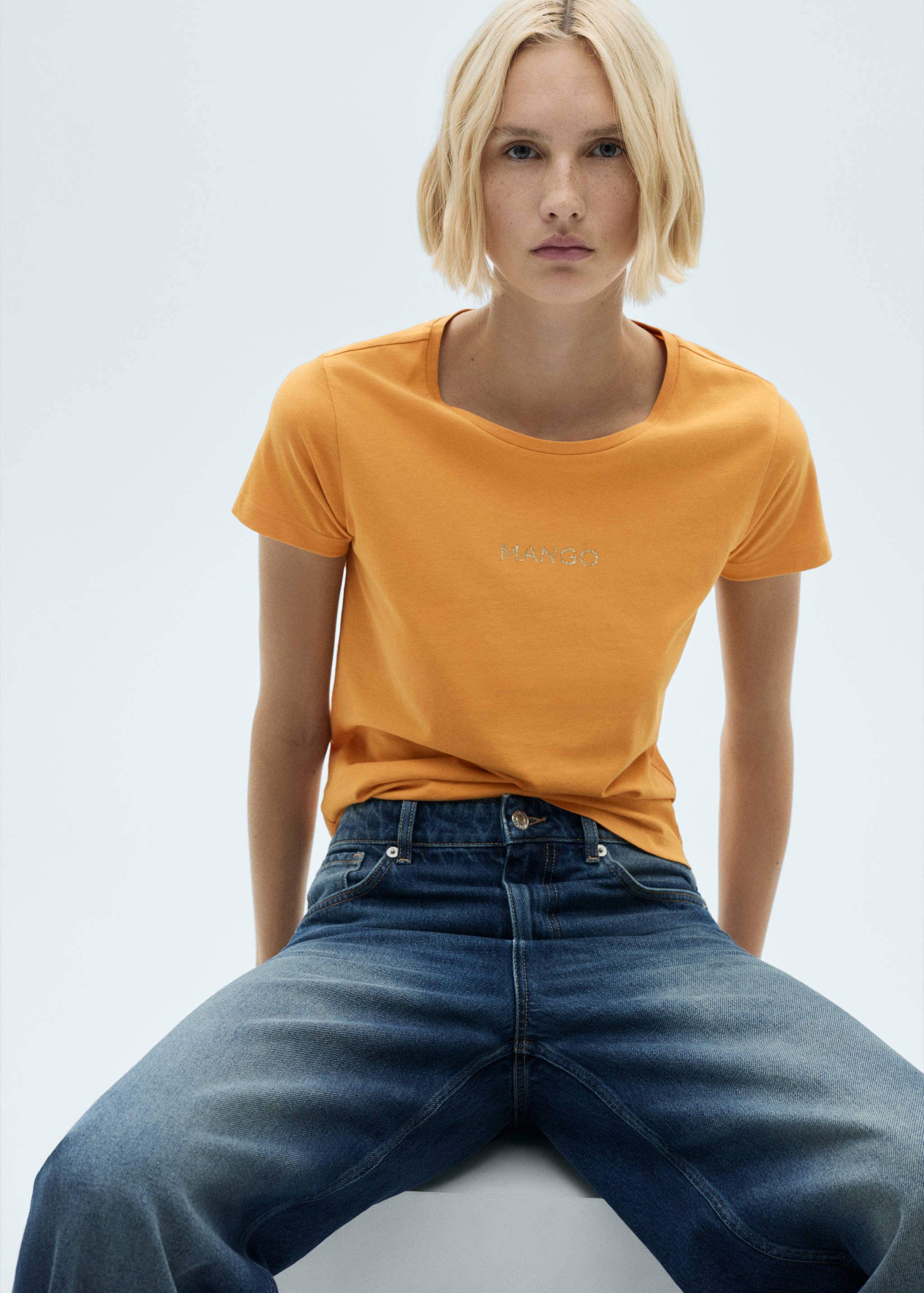 T-shirt logo en coton - Plan moyen