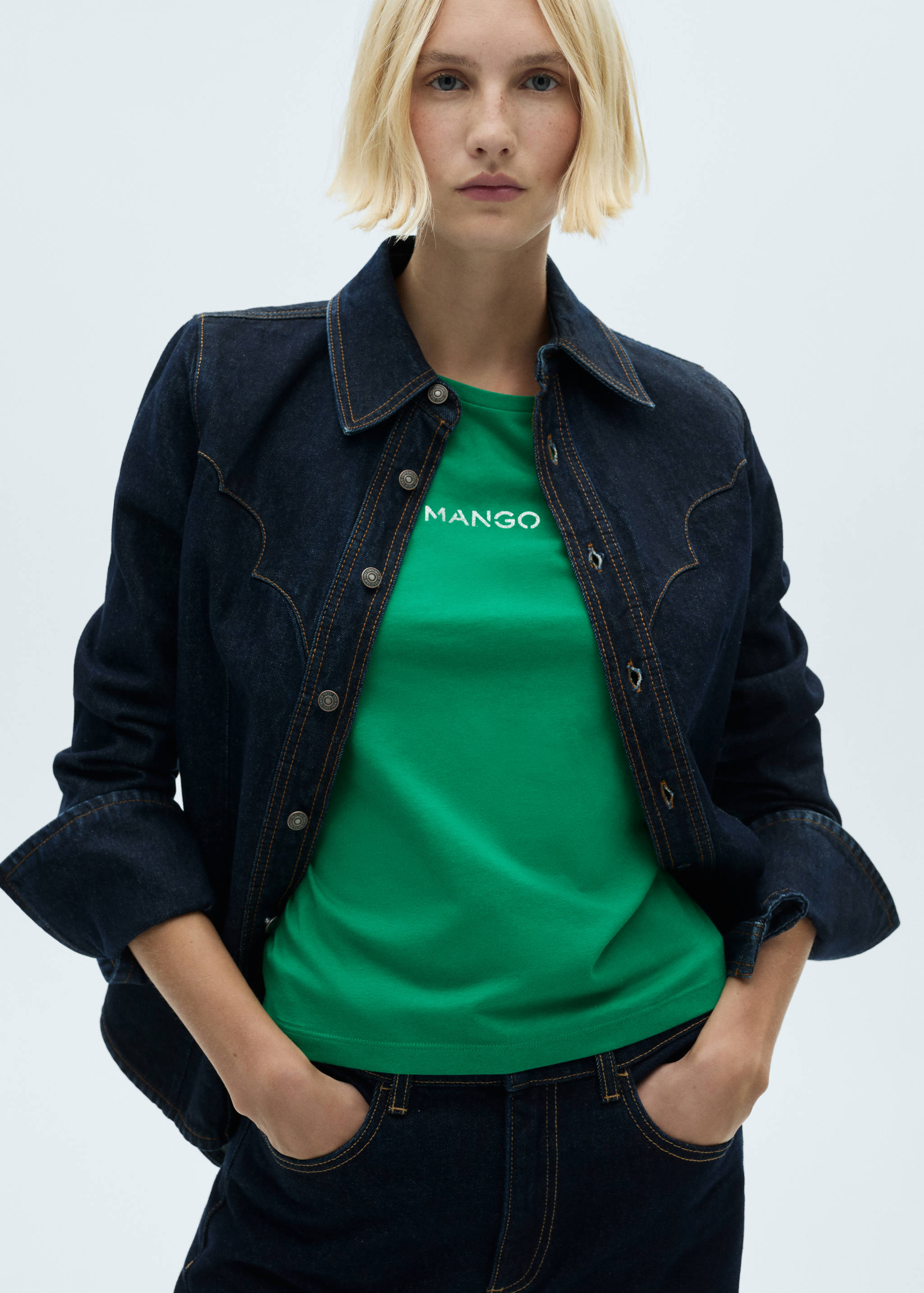 T-shirt logo en coton - Plan moyen