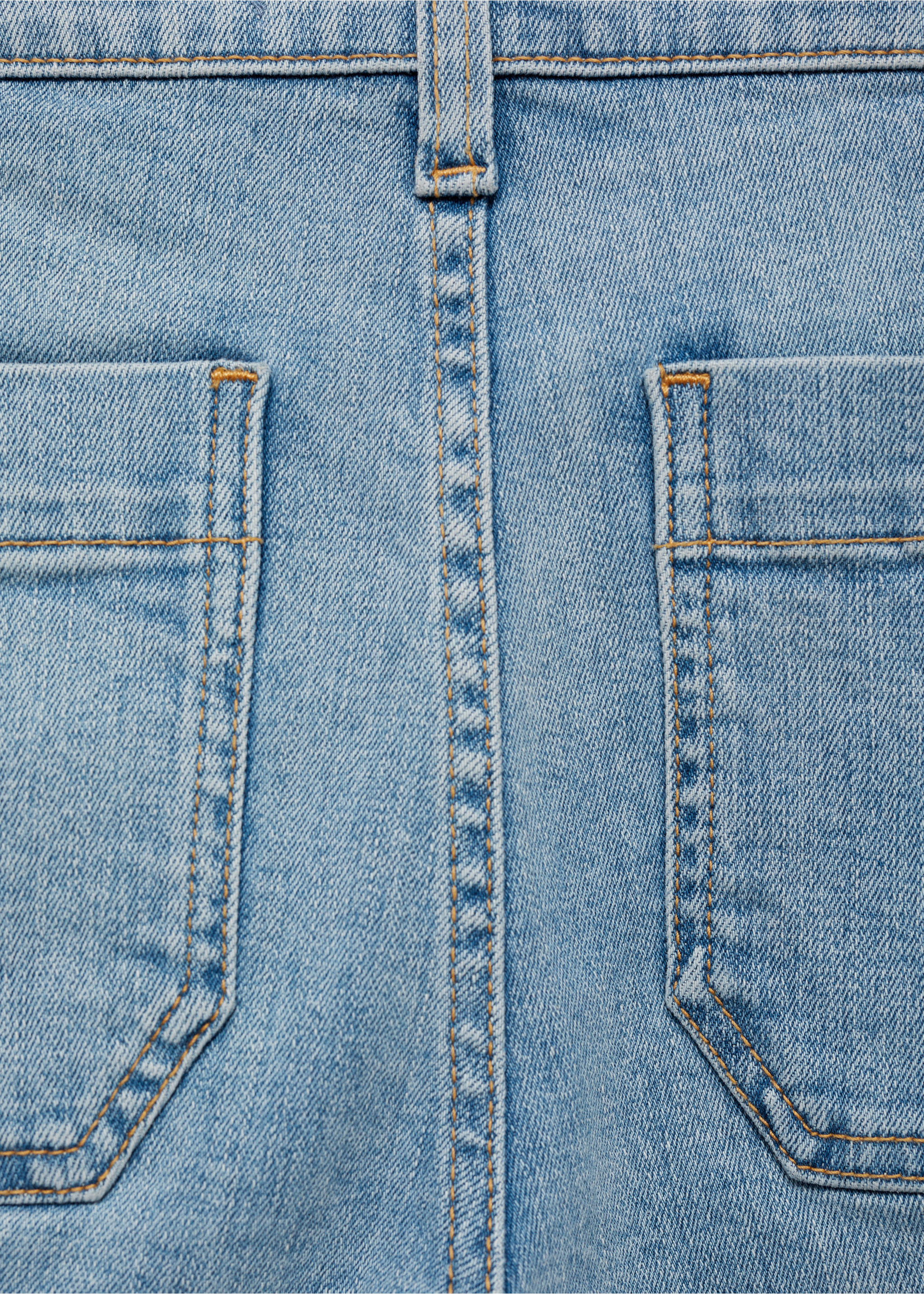 Slim-Capri-Jeanshose mit Ziernähten - Detail des Artikels 8, Hellblau. Ref: 77020356-00.