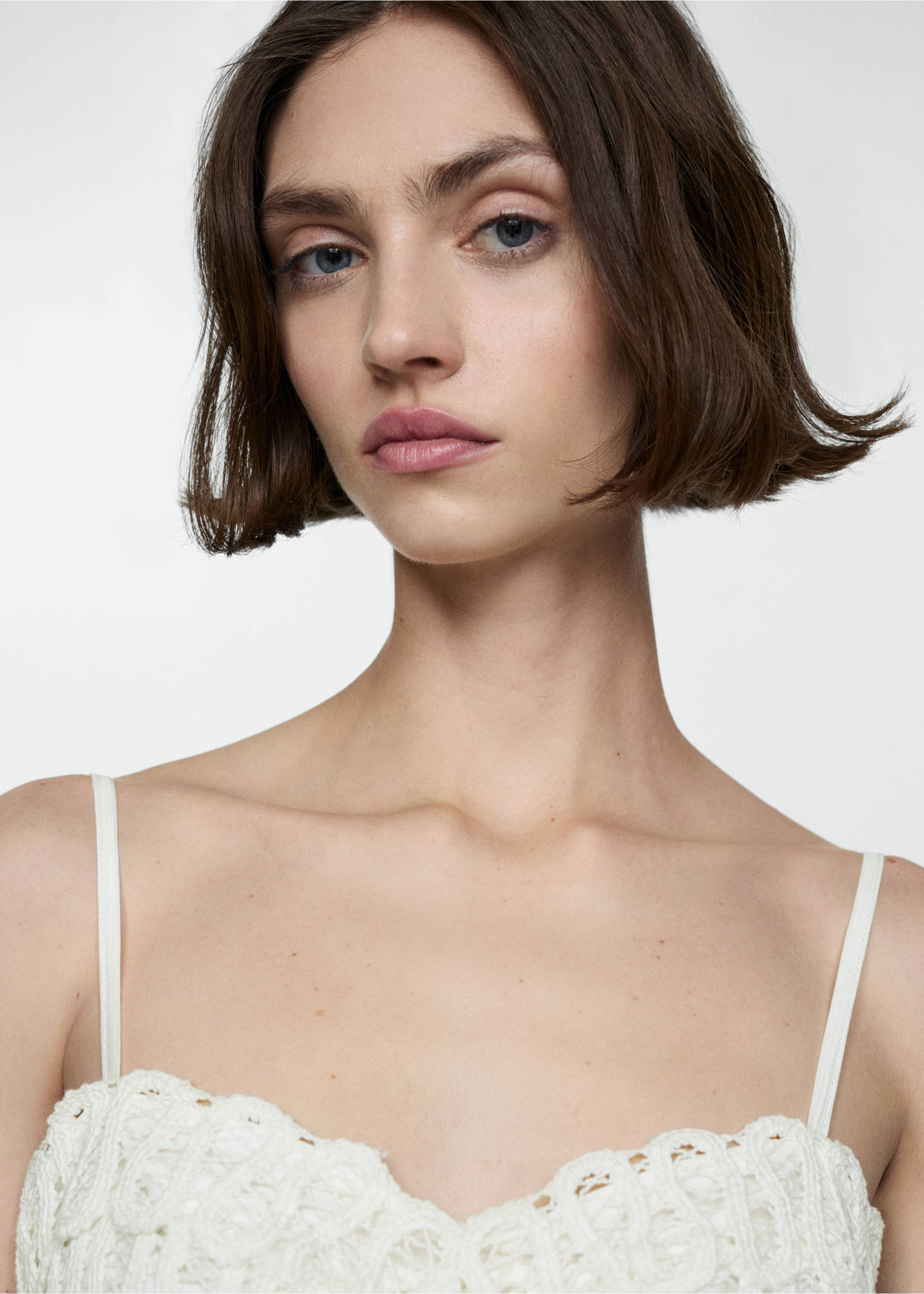 Embroidered detail dress - Details of the article 1, Off White. Ref: 77020363-00.