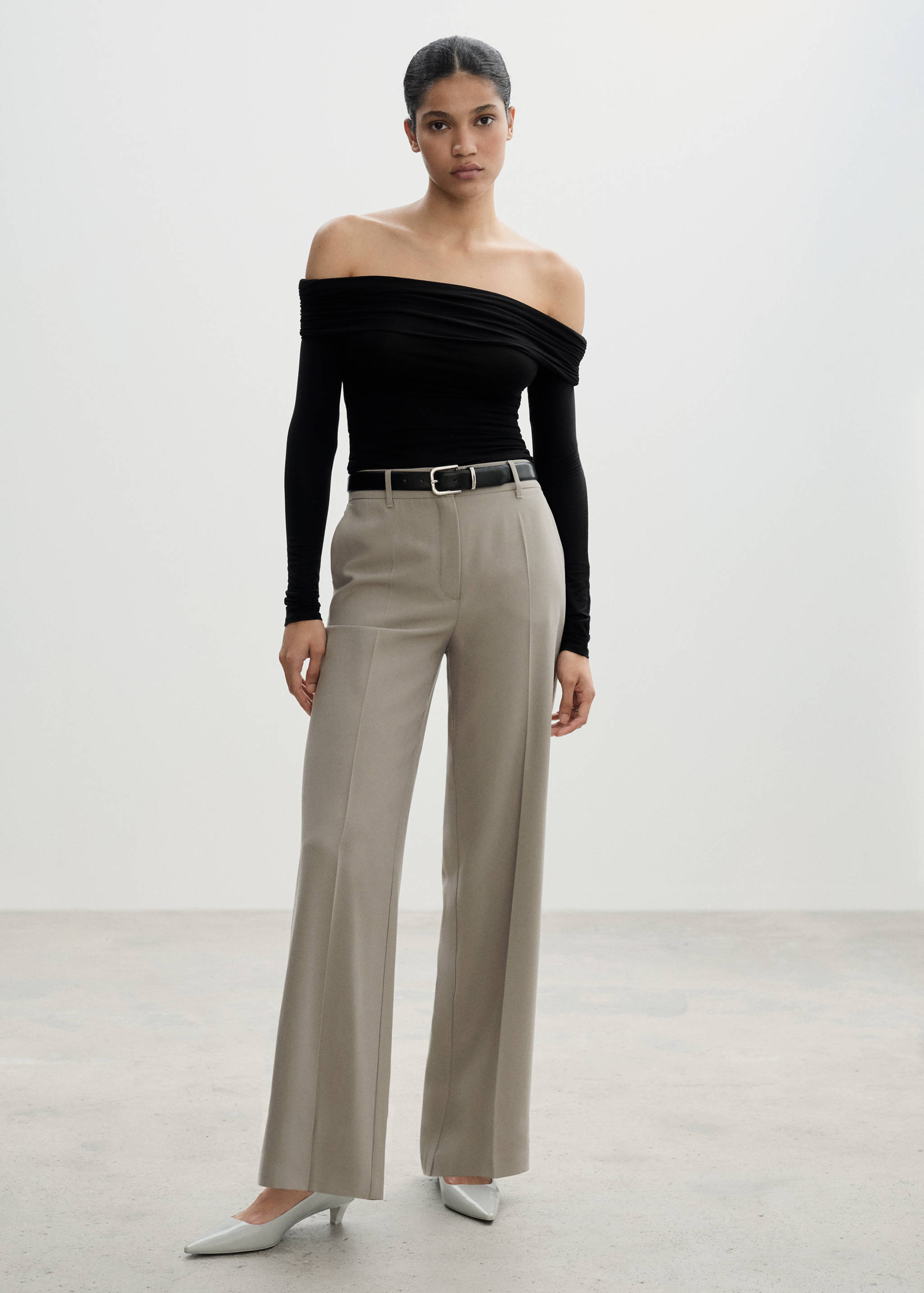 Wide leg pleated trousers - General plane