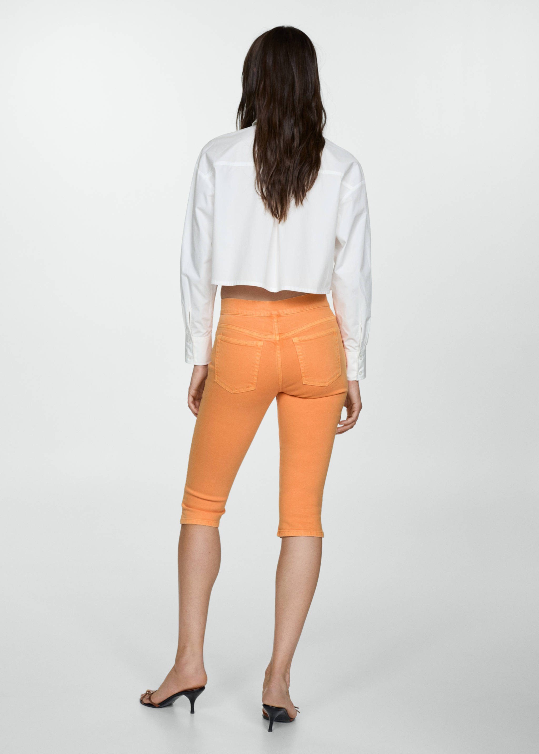 Slim-fit capri jeans with zip - Reverse of the article
