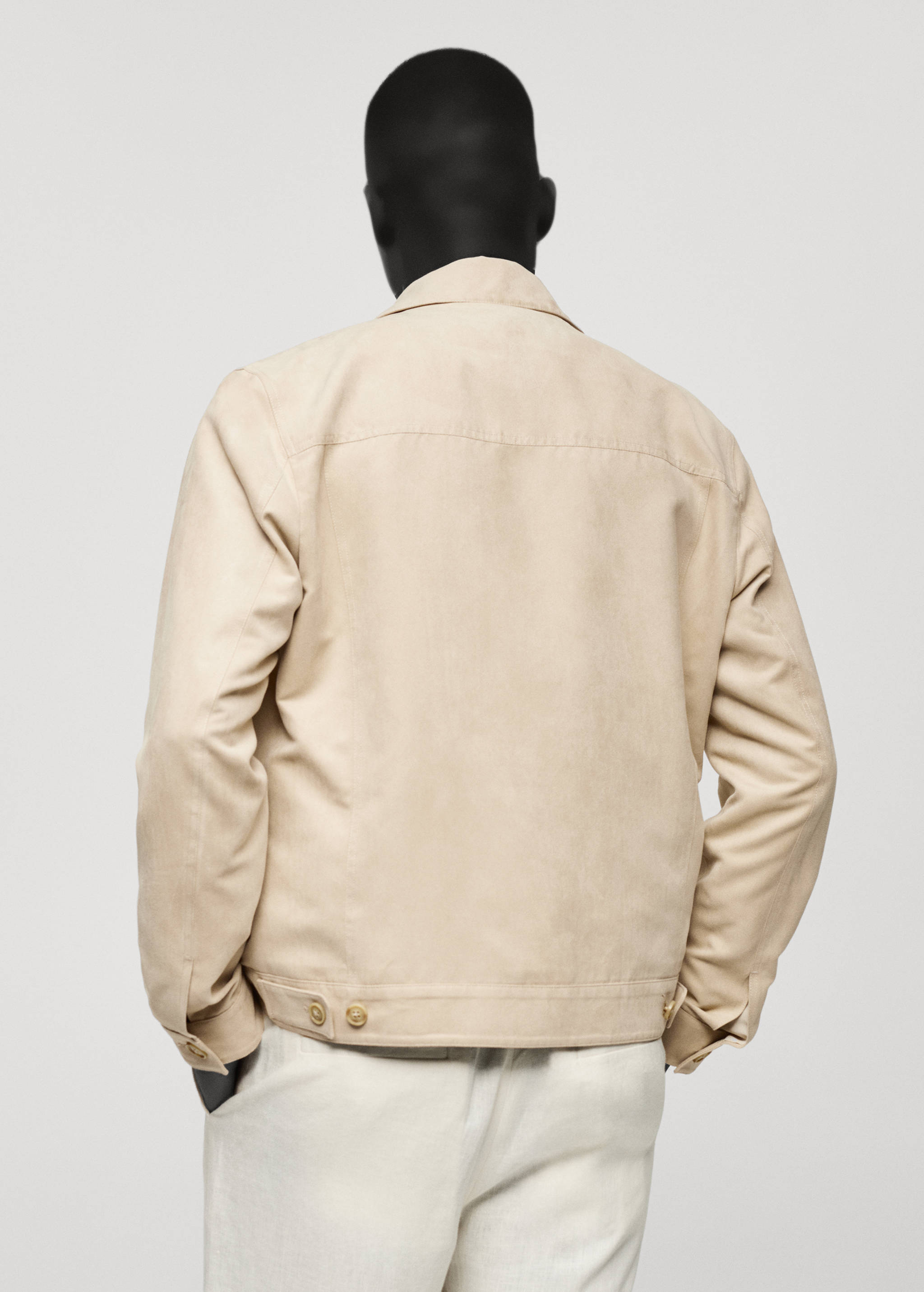 Kurzjacke mit Wildledereffekt und Taschen - Rückseite des Artikels
