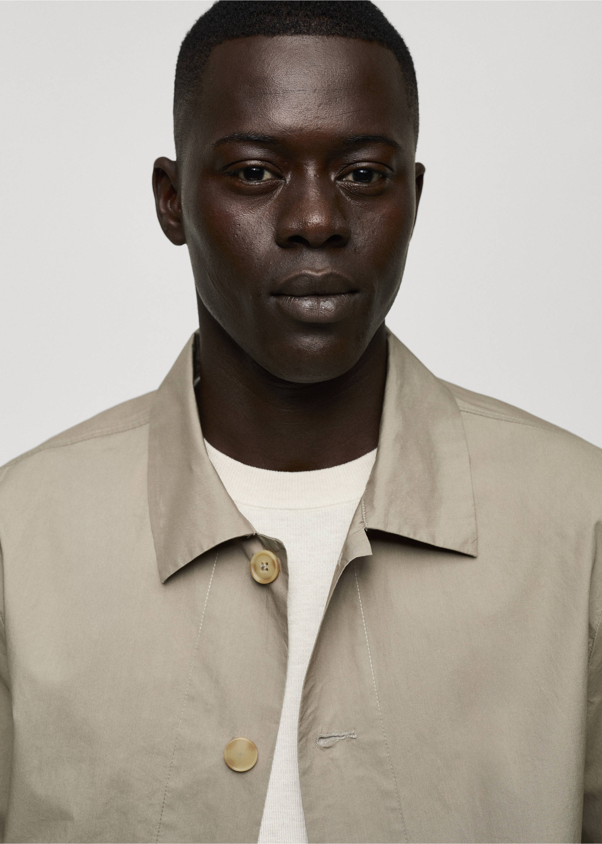 100% cotton poplin overshirt - Details of the article 1, Khaki. Ref: 77020566-00.