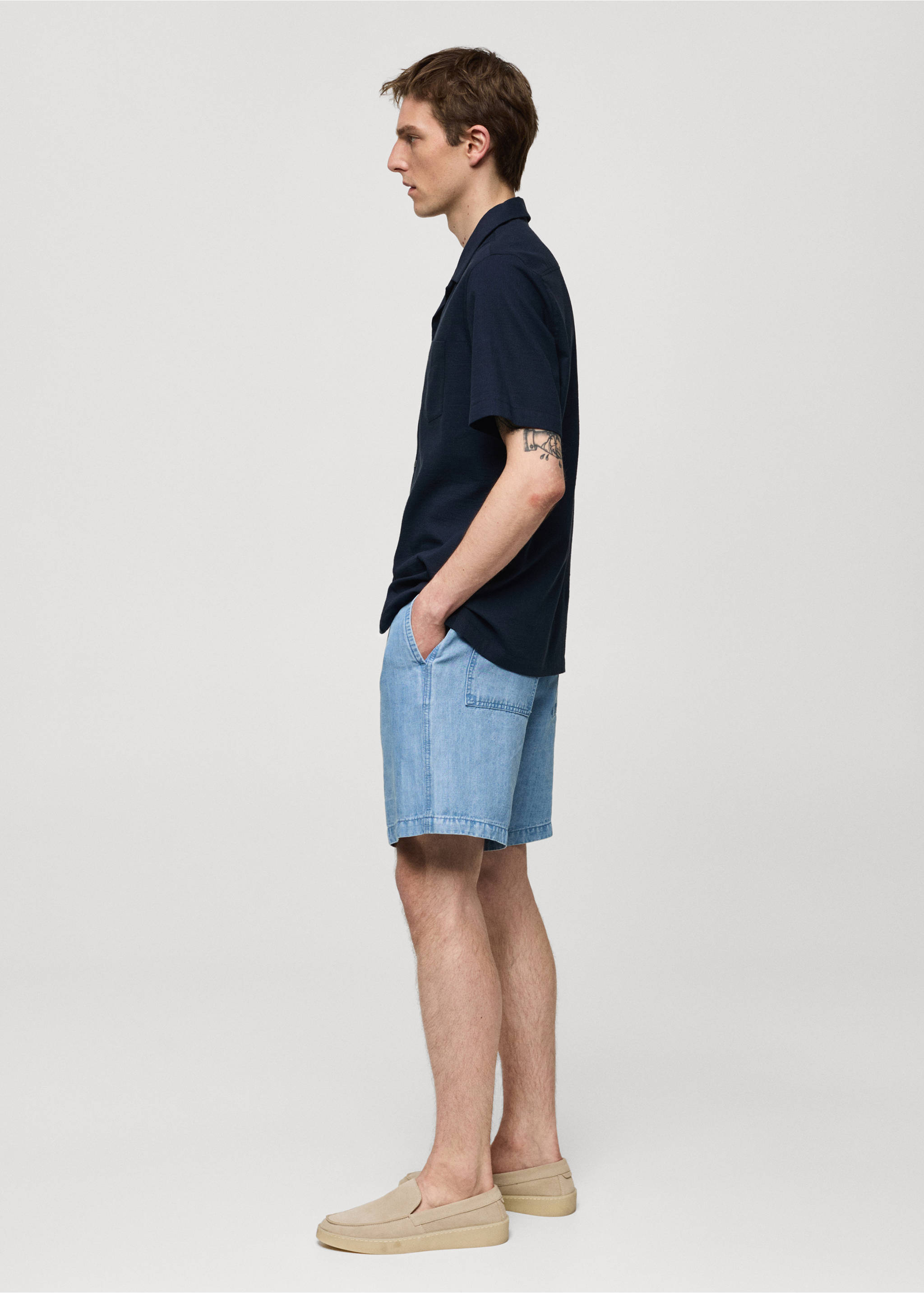 Hemp and lyocell-blend pleated bermuda shorts - Details of the article 6, Light Blue. Ref: 77020570-00.