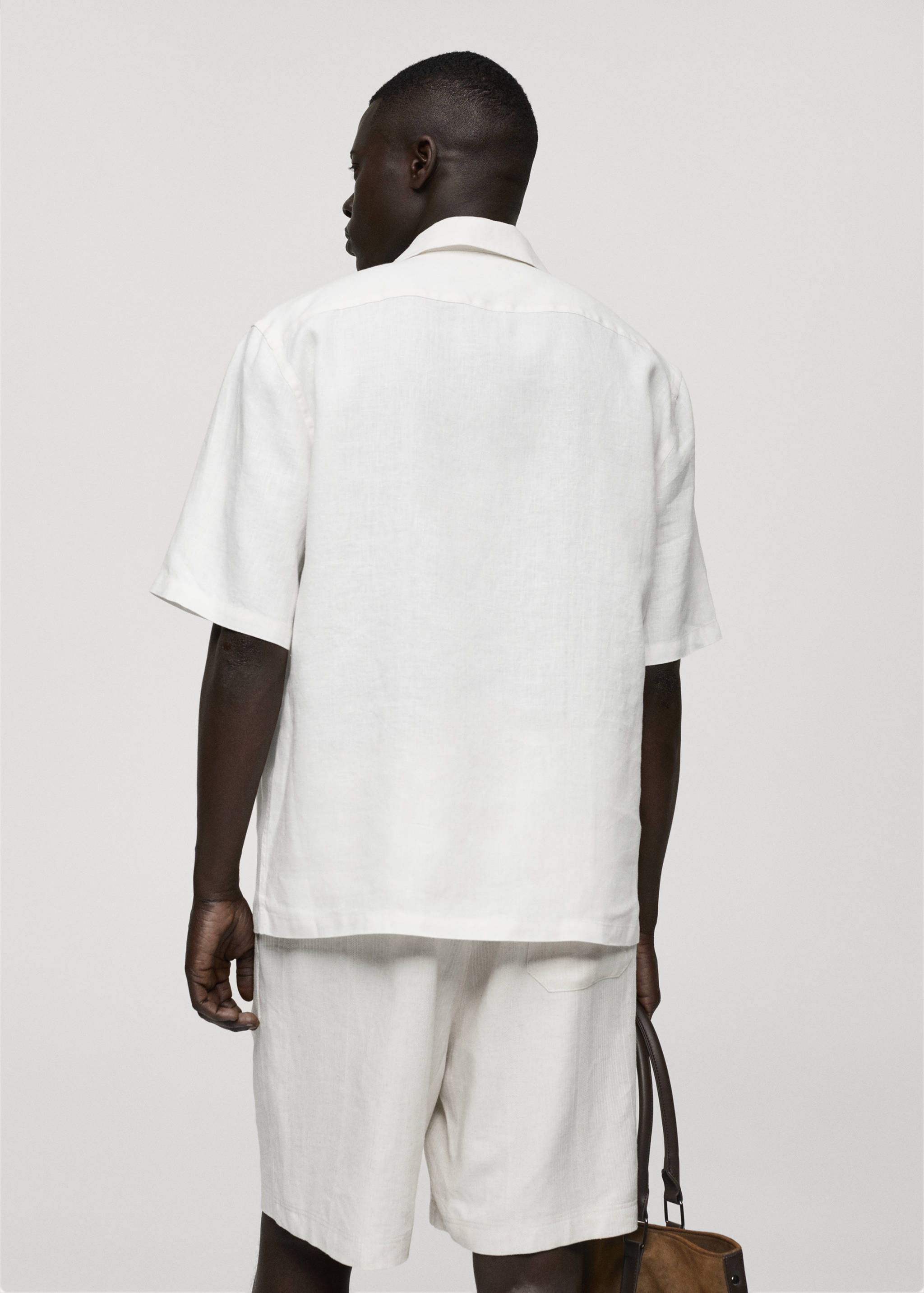 Regular-fit 100% linen shirt - Reverse of the article