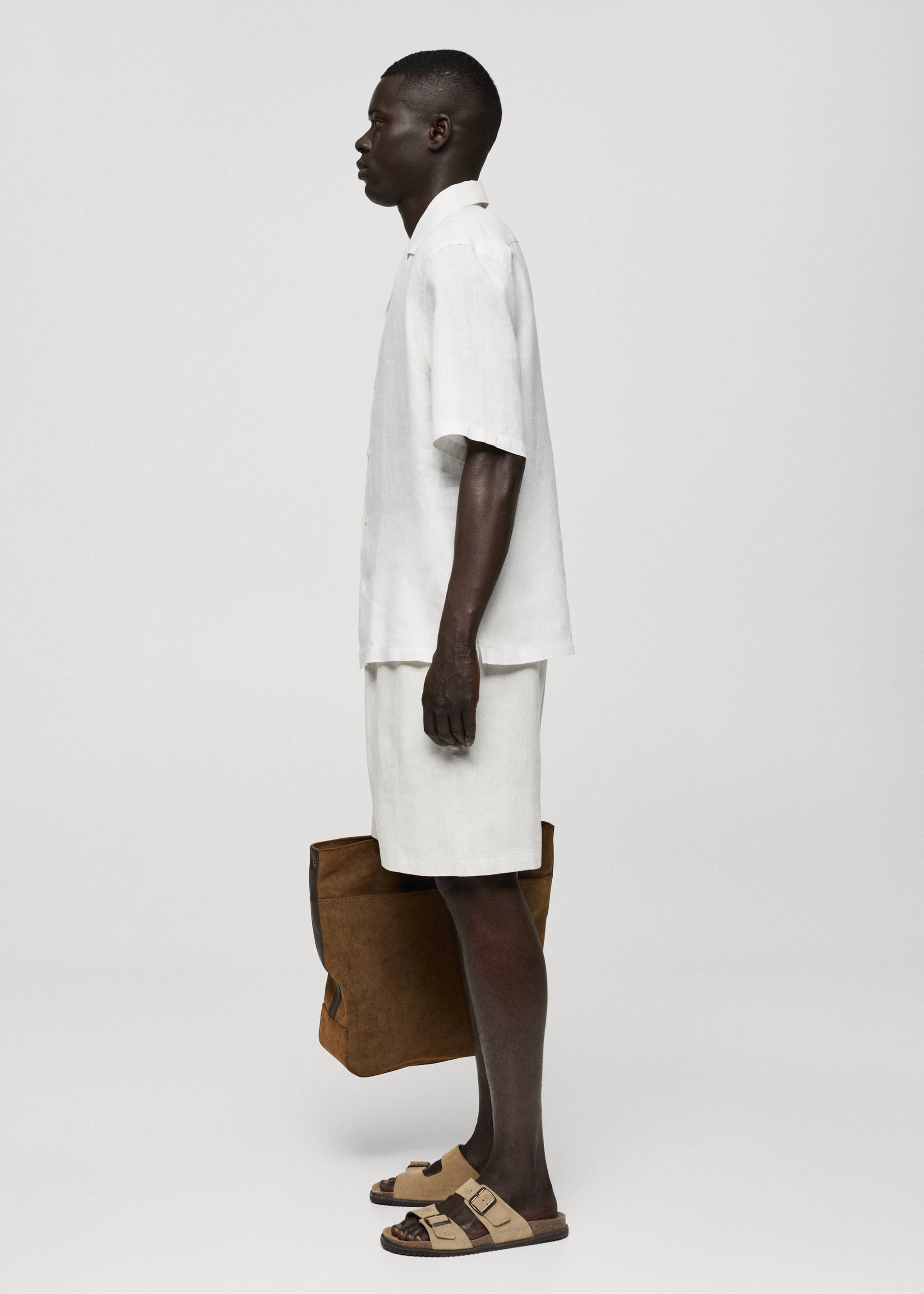 Regular-fit 100% linen shirt - Details of the article 2