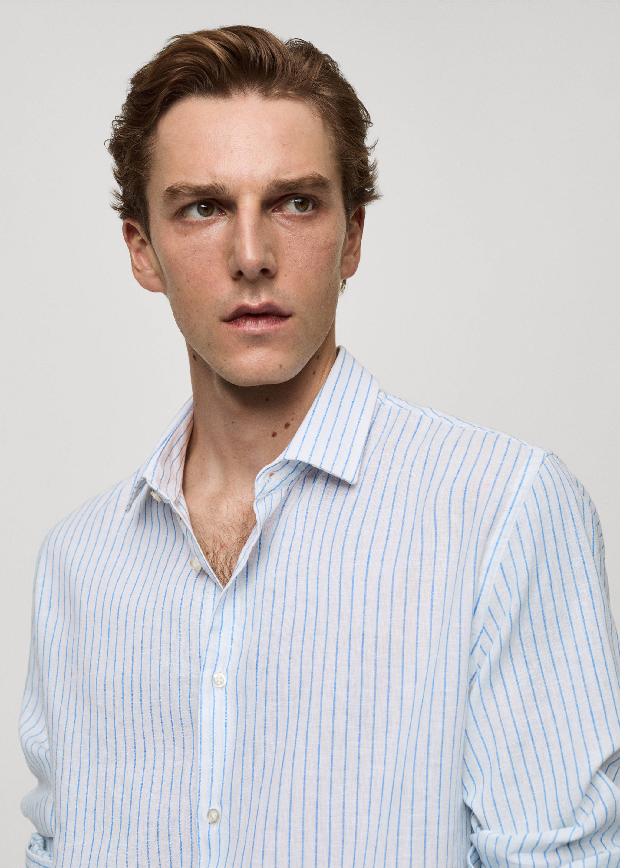 Regular-fit striped cotton-linen shirt - Details of the article 1, White. Ref: 77020579-00.