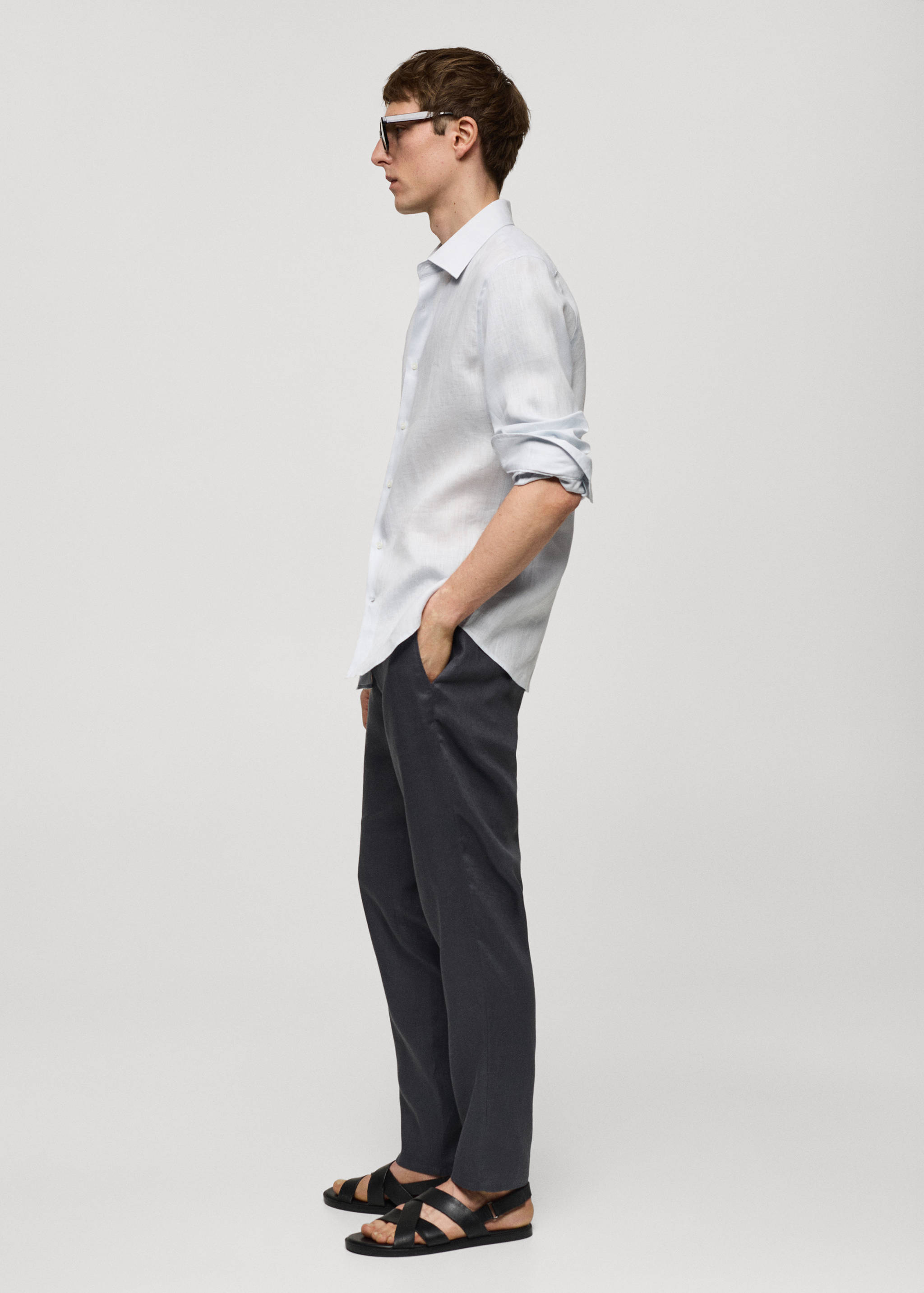 Regular-fit 100% linen shirt - Details of the article 2