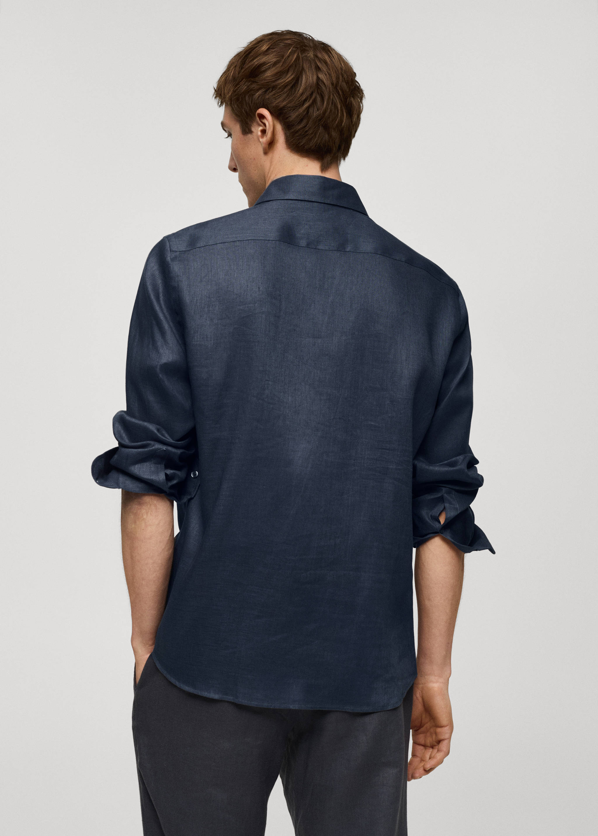Regular-fit 100% linen shirt - Reverse of the article