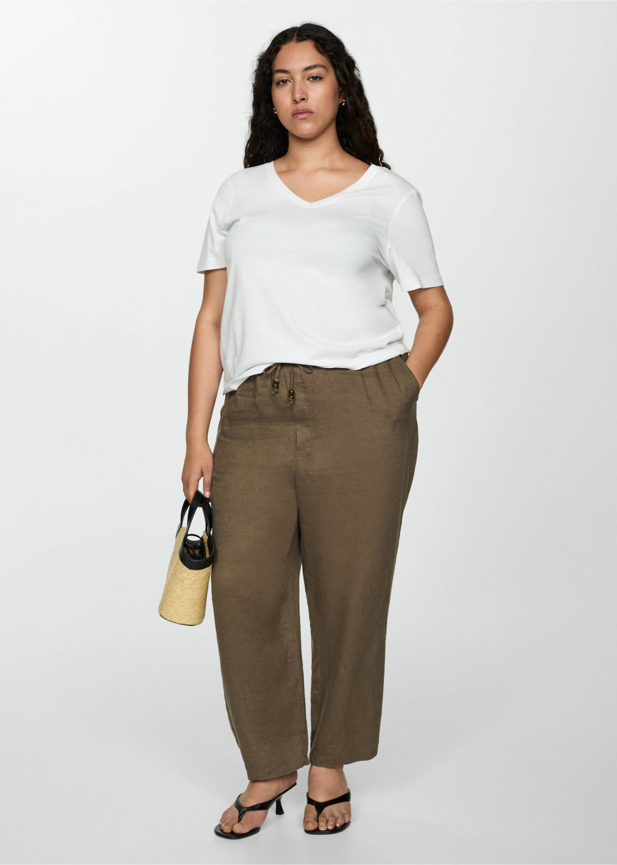 V-neck cotton T-shirt - Details of the article 3, White. Ref: 77020582-00.