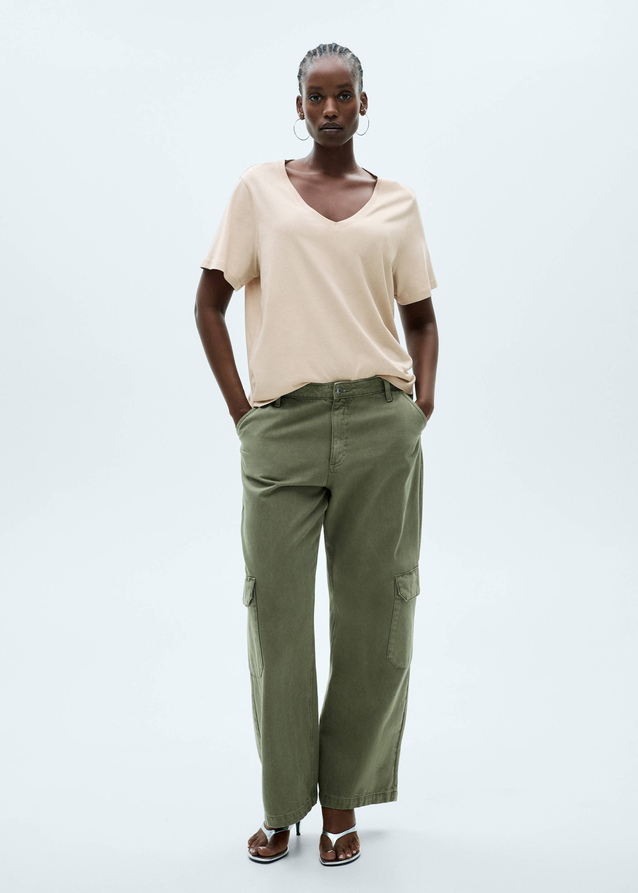 V-neck cotton T-shirt - Details of the article 3