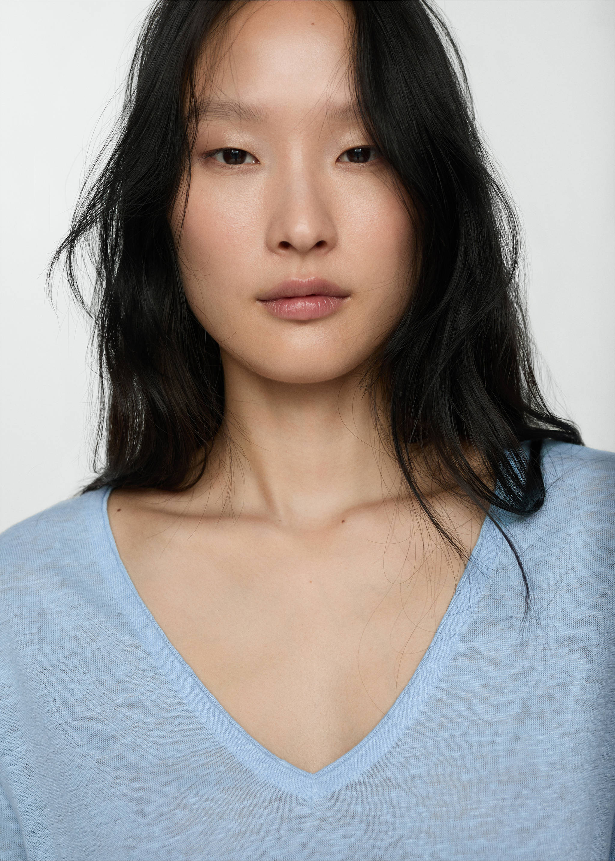 Short-sleeved linen t-shirt - Details of the article 1, Sky Blue. Ref: 77020583-00.