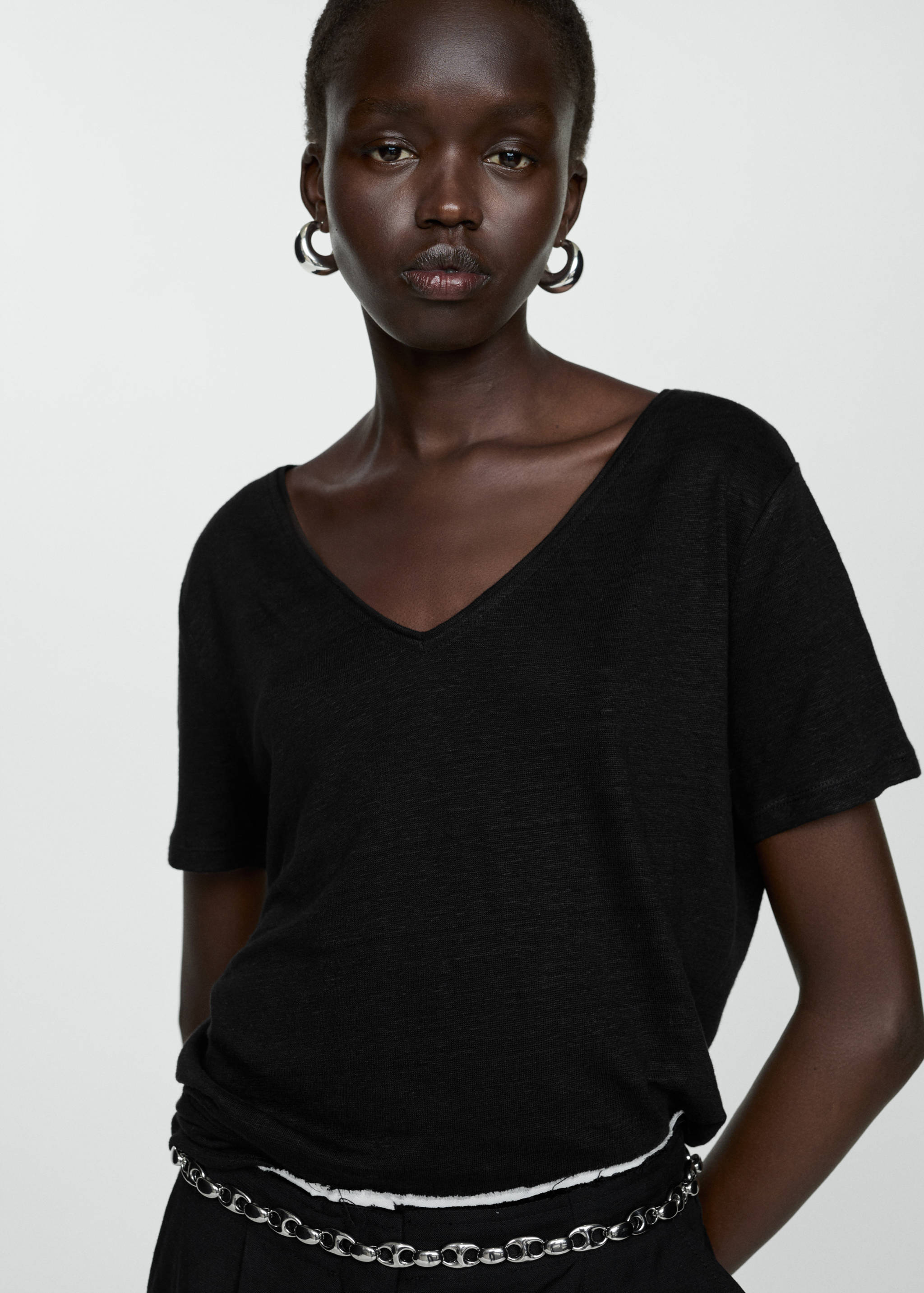 Kurzärmliges Leinen-T-Shirt - Mittlere Ansicht