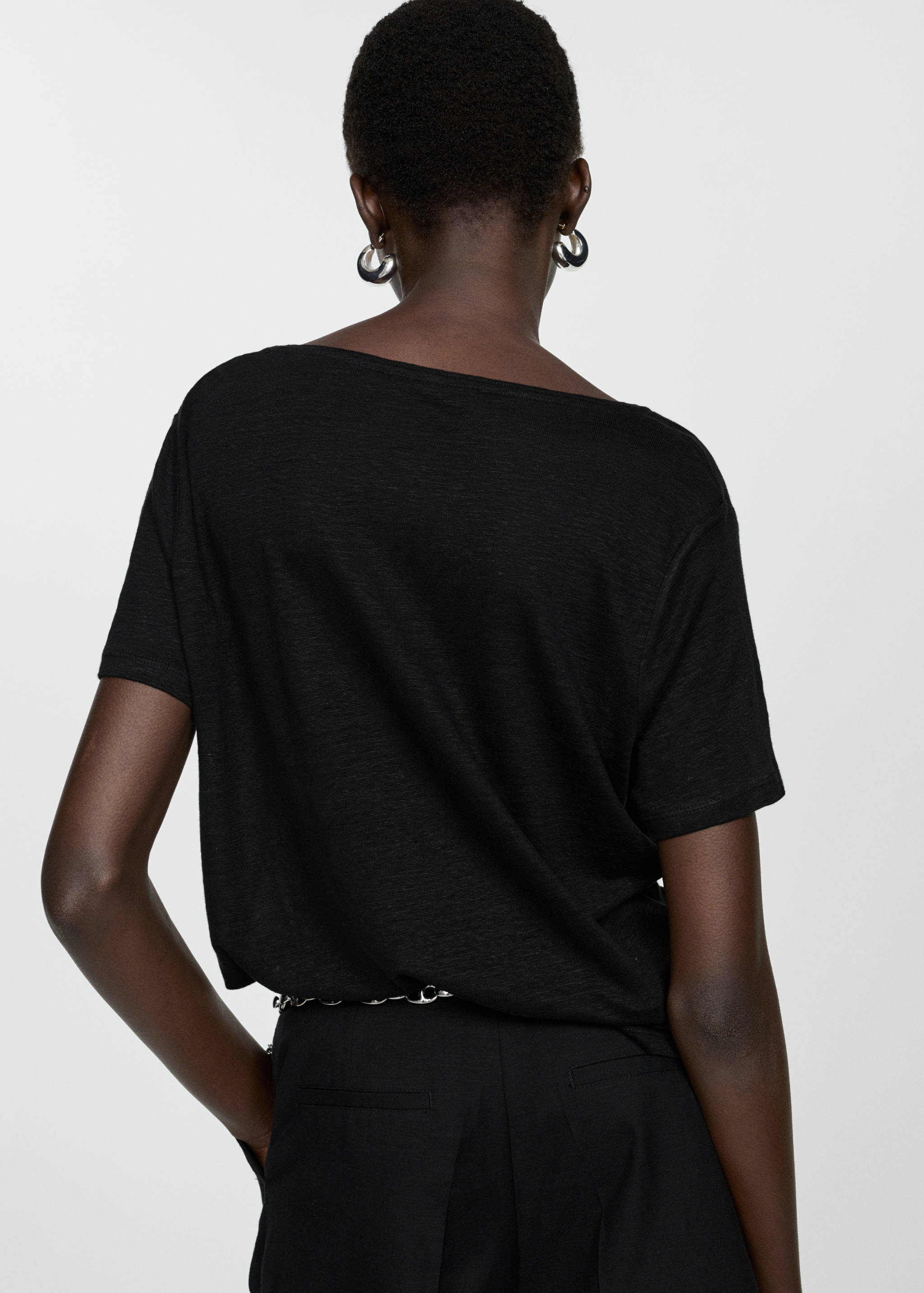 Kurzärmliges Leinen-T-Shirt - Rückseite des Artikels