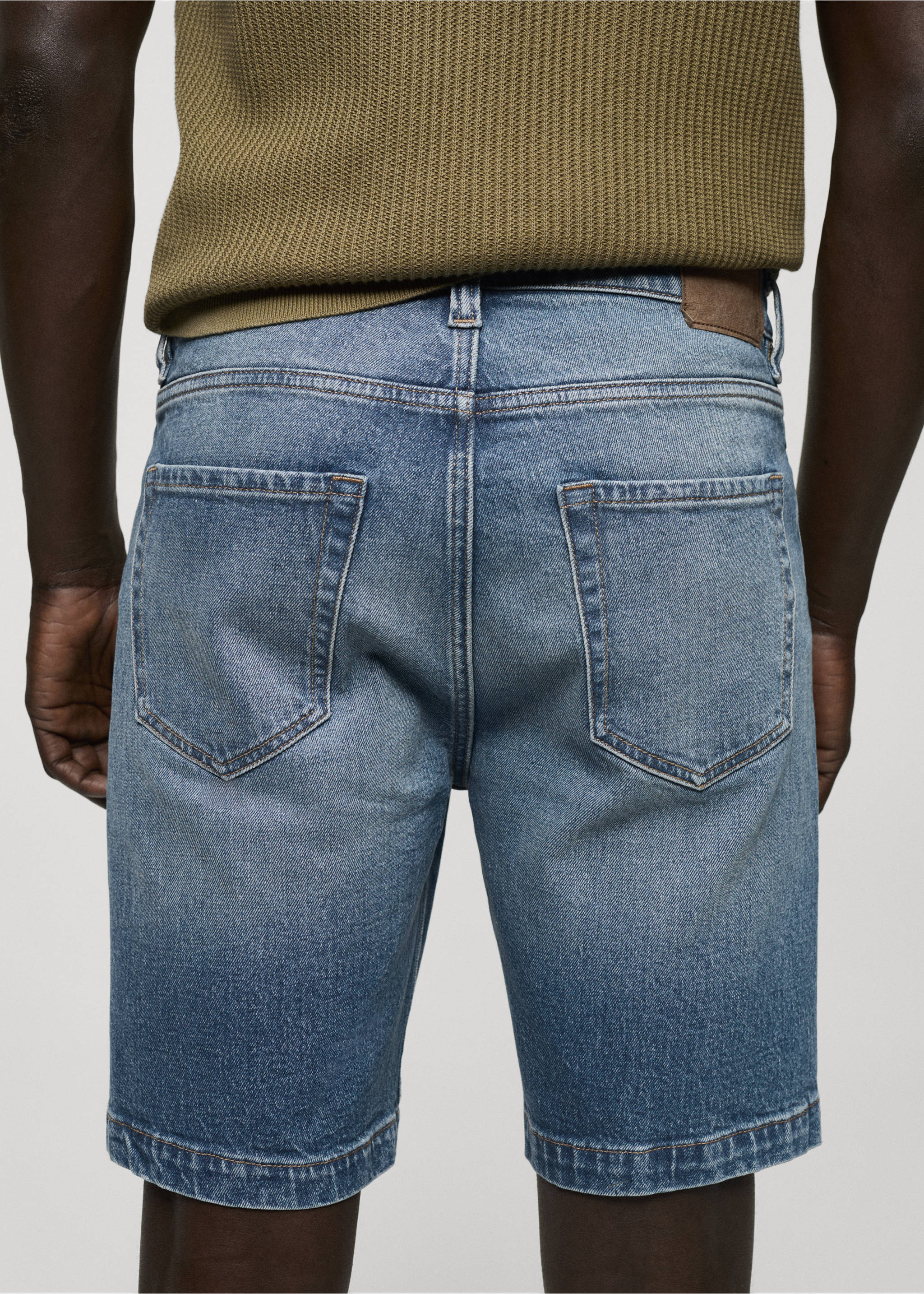 Regular-fit denim bermuda shorts - Details of the article 6, Dark Blue. Ref: 77020599-00.