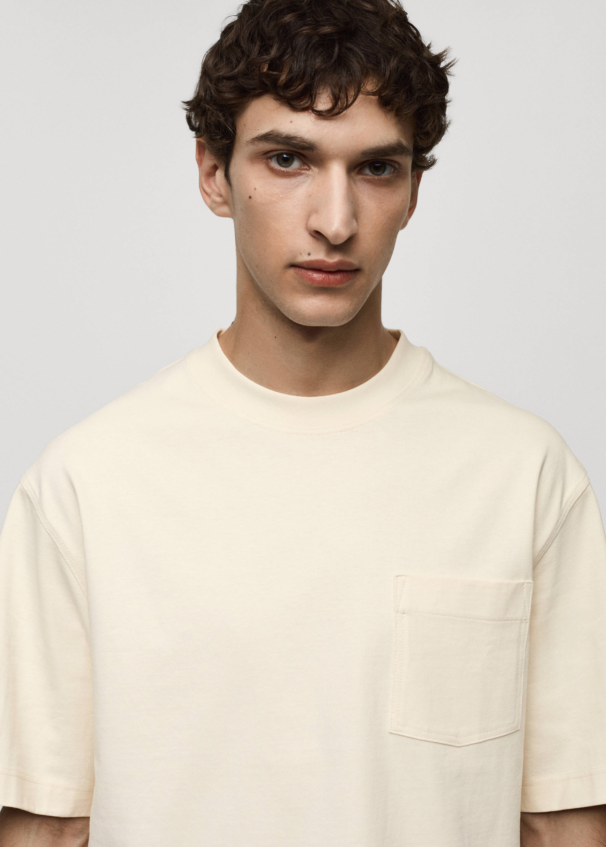 100% cotton t-shirt with pocket - Details of the article 1