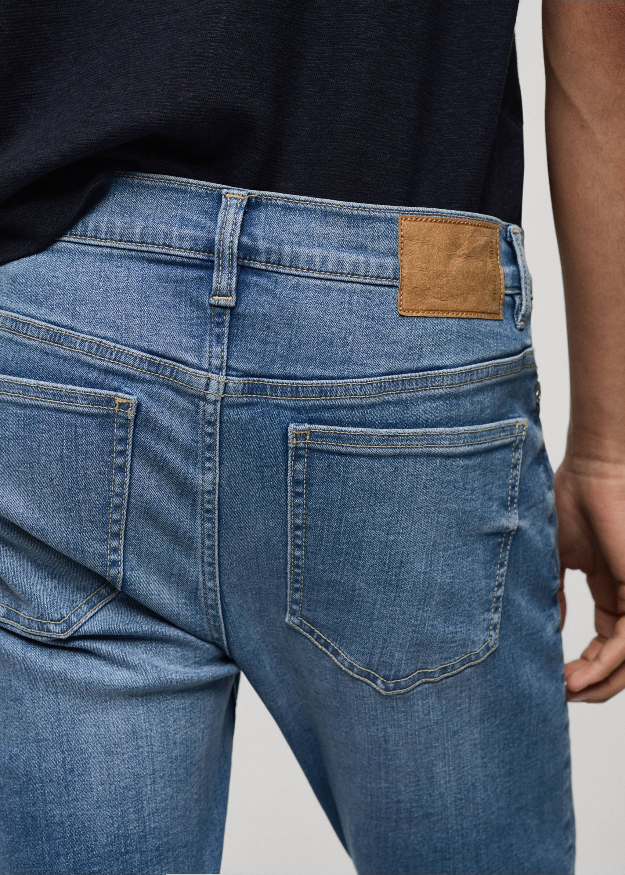 Jude skinny-fit jeans - Details of the article 6, Medium Blue. Ref: 77020618-00.