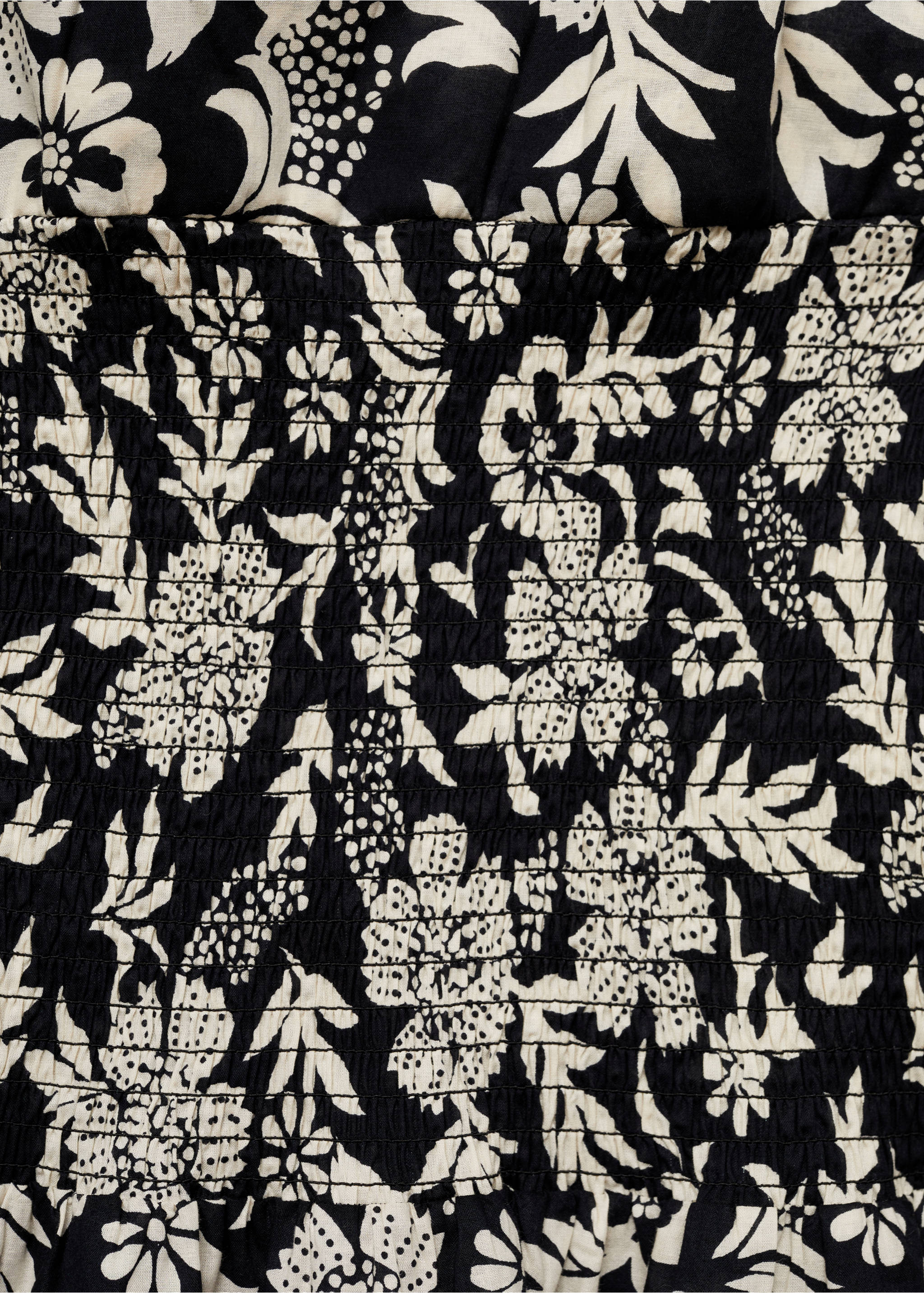 Blumenkleid mit Raffdetails - Detail des Artikels 8, Schwarz. Ref: 77020630-00.