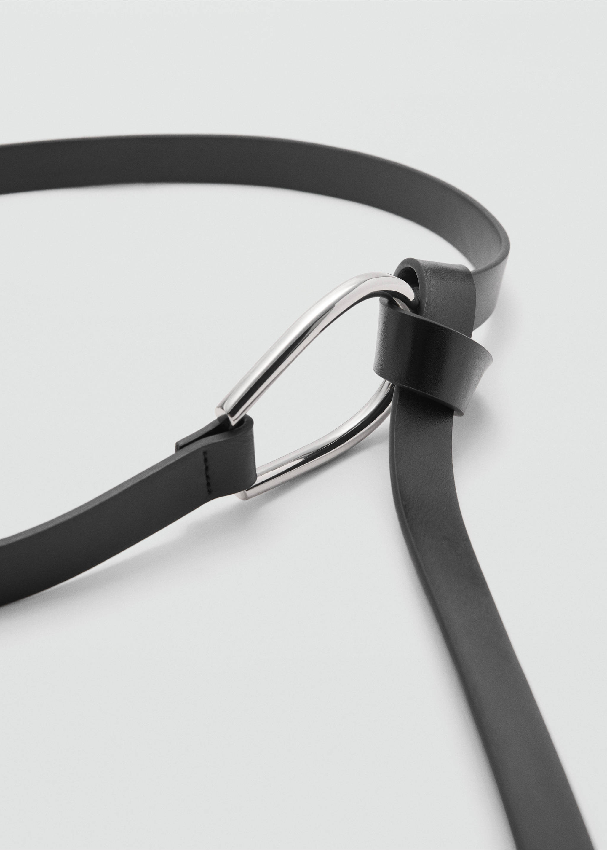 Ceinture boucle ovale - Plan moyen, Noir. Ref: 77022542-00.