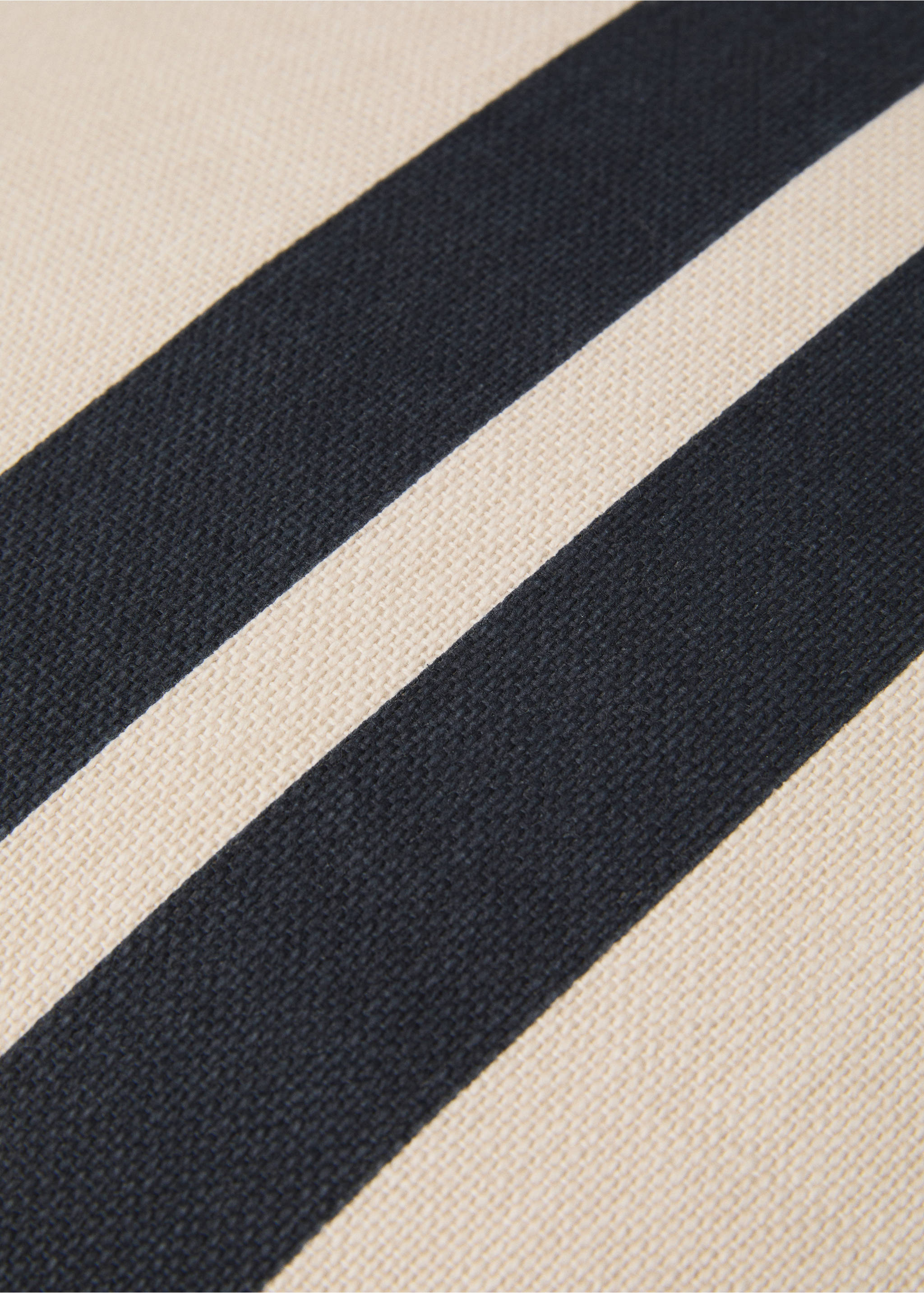 Double-stripe cotton cushion cover 45x45cm - Details of the article 3, Night Blue. Ref: 77022547-00.