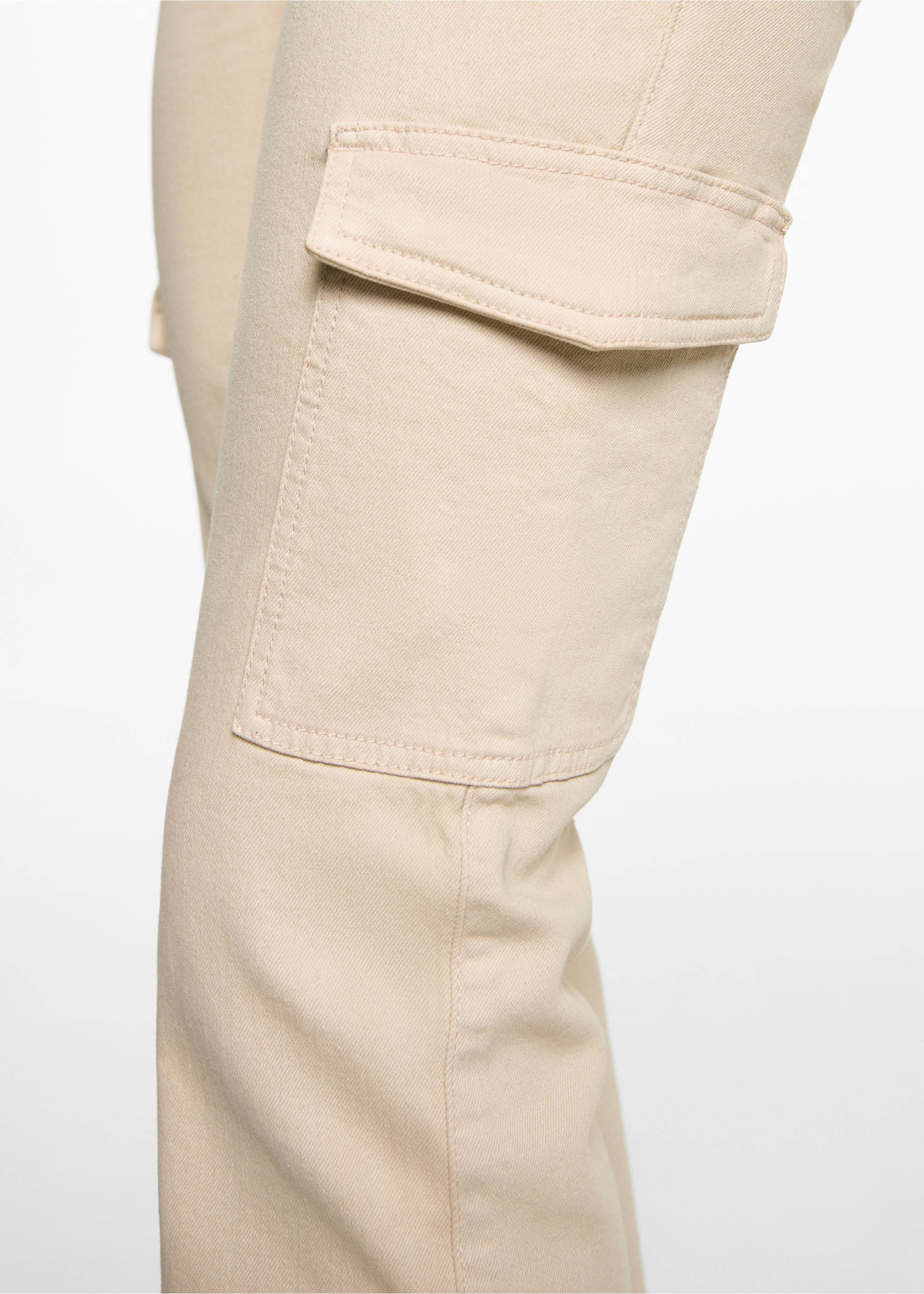 Flared cargo jeans - Details of the article 2, Beige. Ref: 77022549-00.