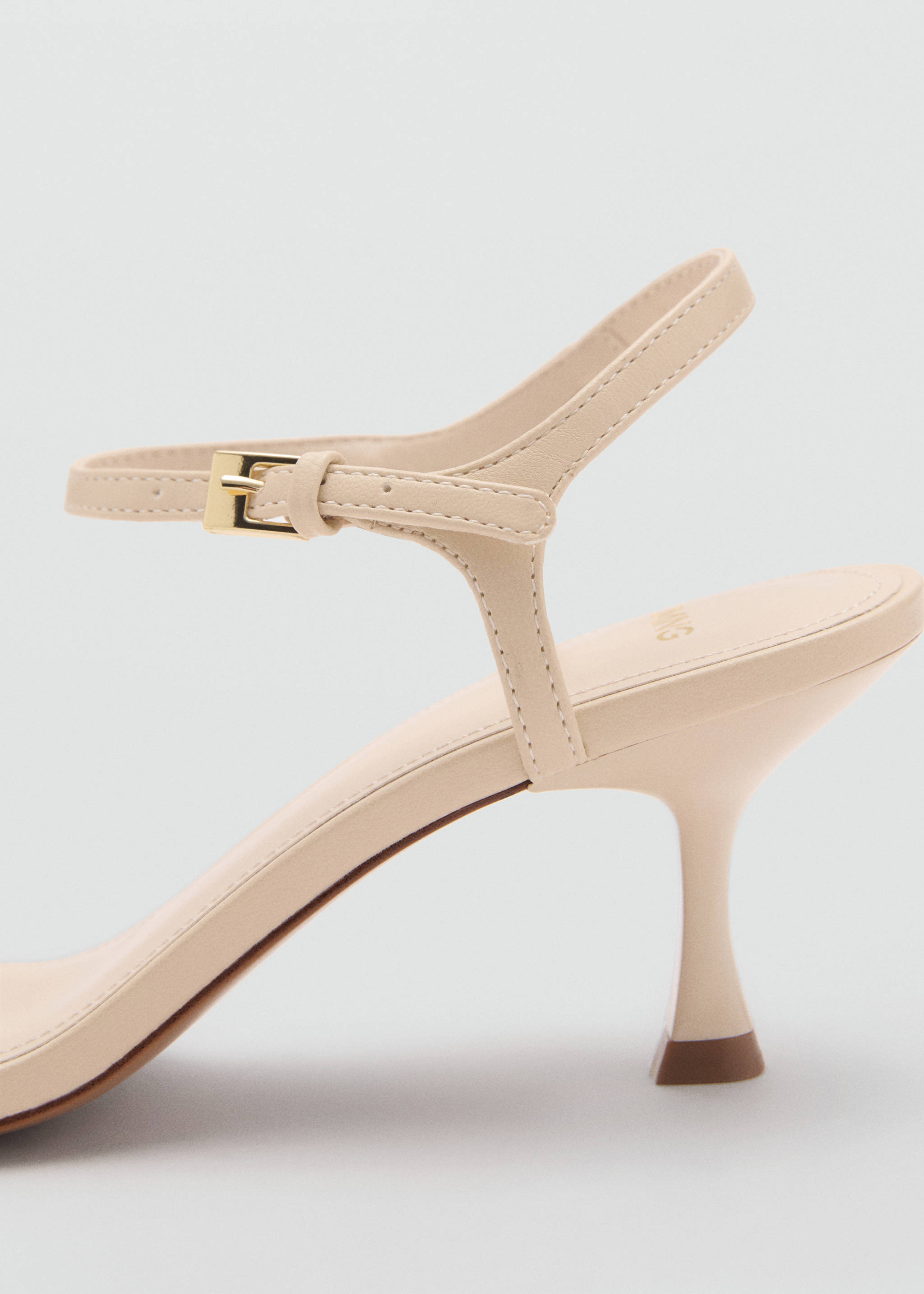 Kitten heel sandals with straps - Details of the article 1