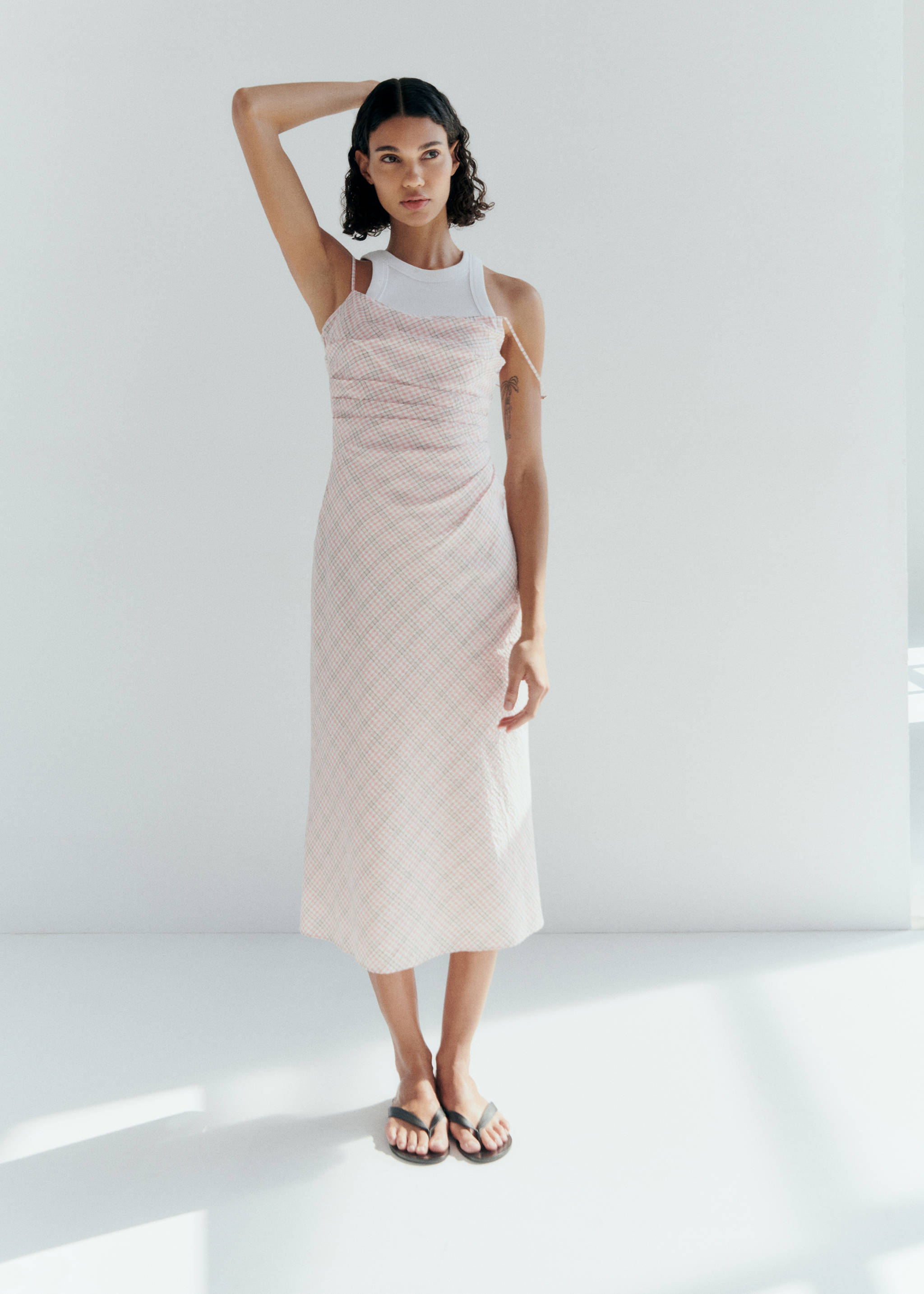 Check-print midi-dress - Details of the article 6, Pastel Pink. Ref: 77022930-00.