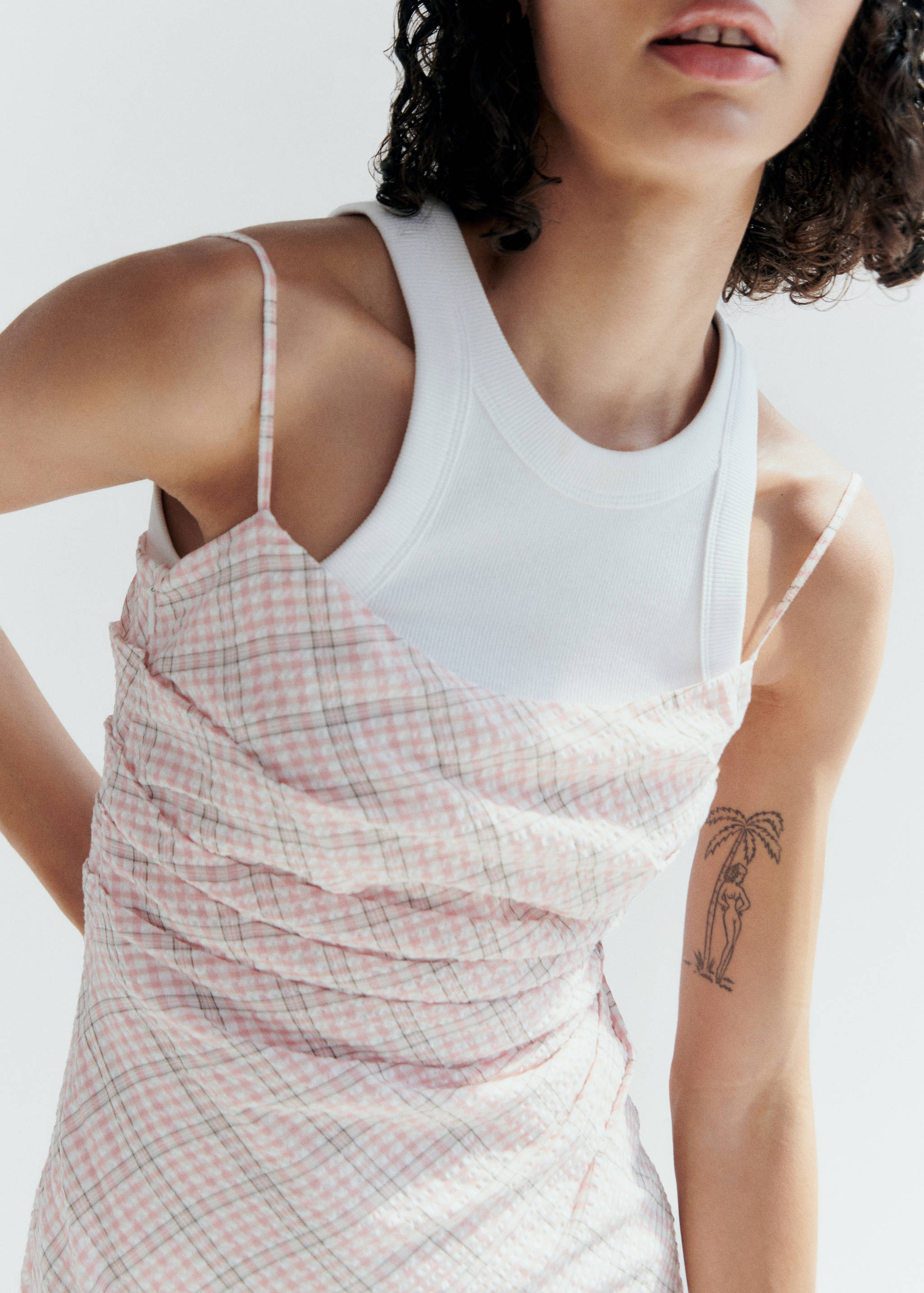 Check-print midi-dress - Details of the article 7, Pastel Pink. Ref: 77022930-00.