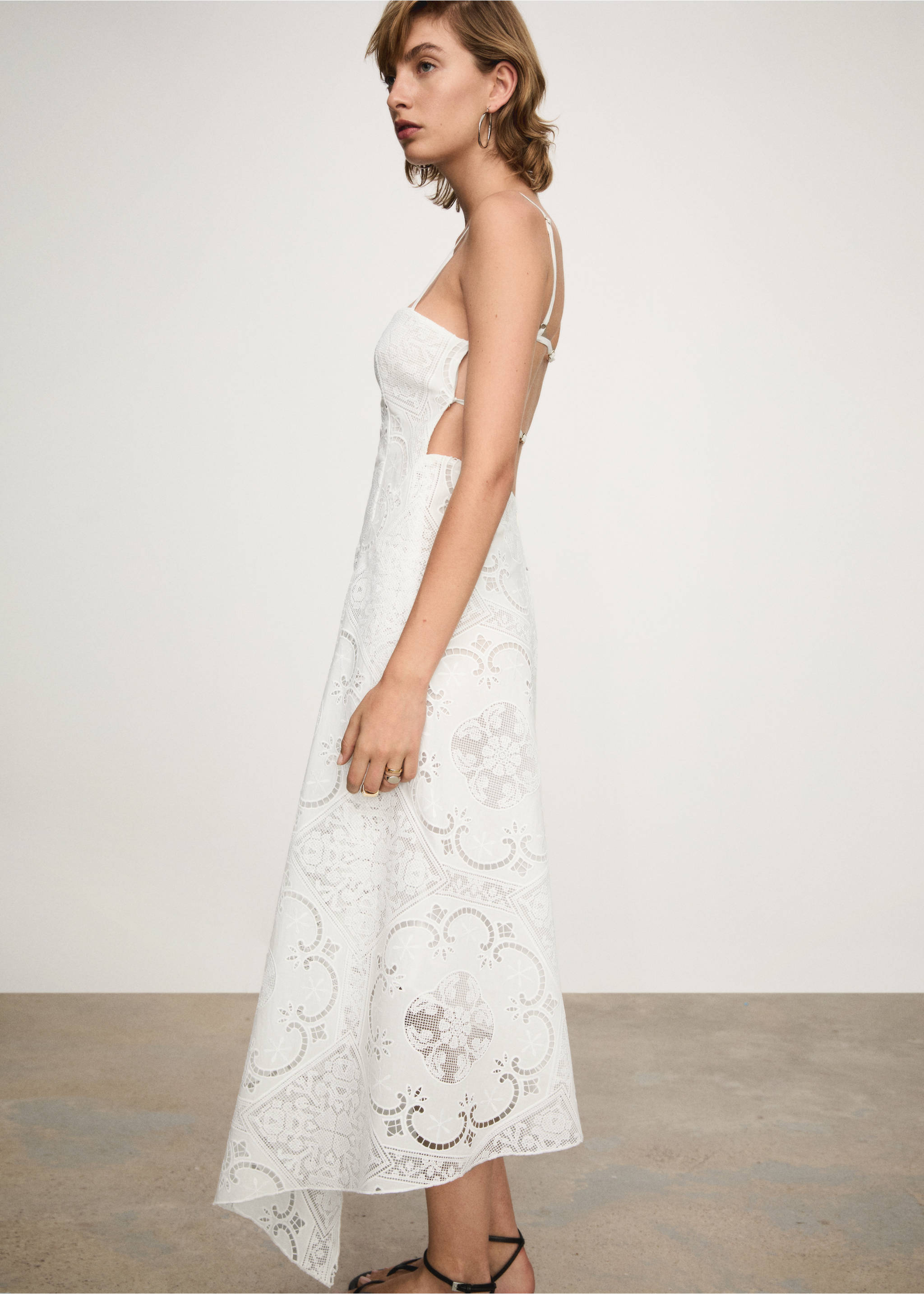 Asymmetrical embroidered dress - Medium plane, Off White. Ref: 77022931-00.