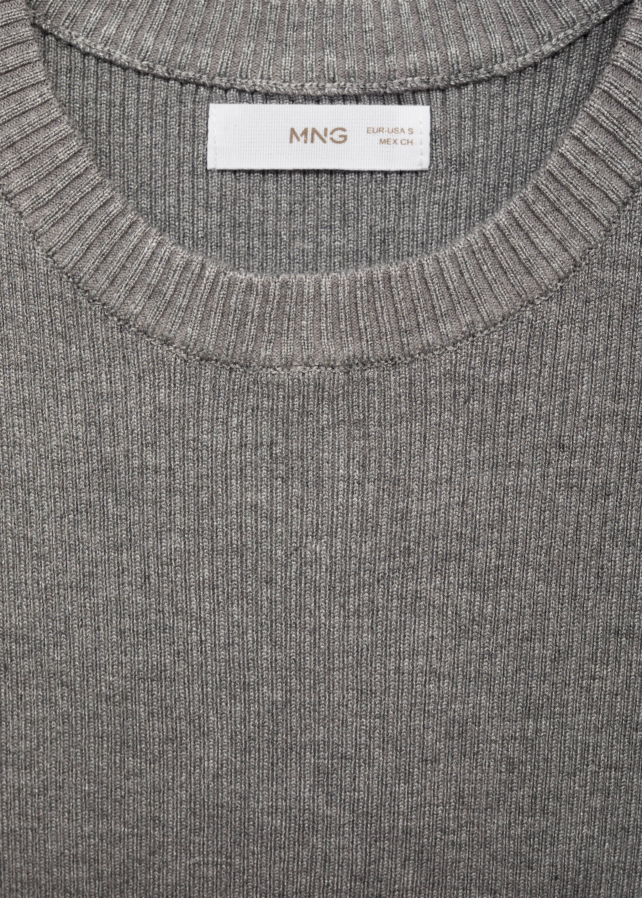 Ribbed sweater with sleeves - Details of the article 0