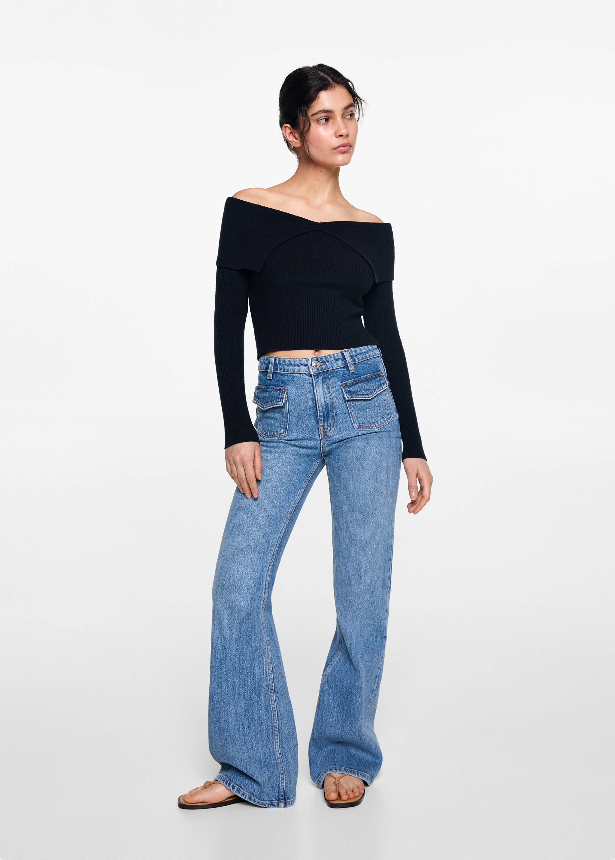 Camisola de malha com ombros descobertos - Plano geral