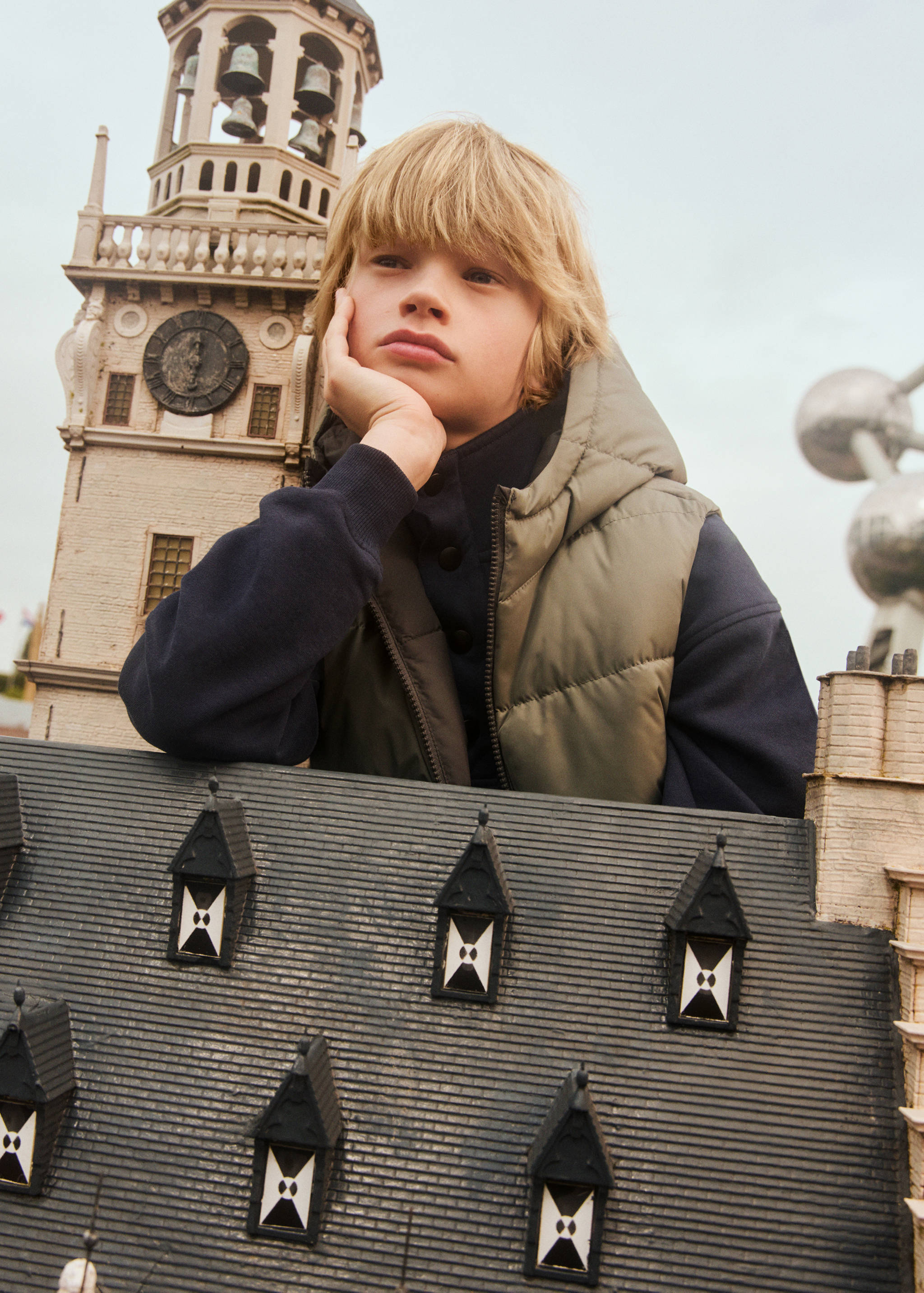 Quilted vest with hood - Details of the article 5