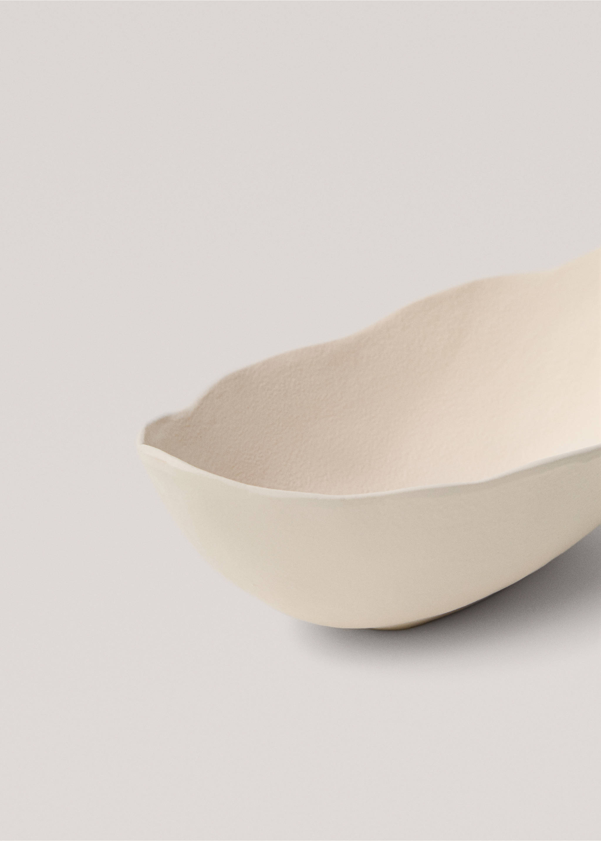 Decorative aluminium tray 6.1x4.1in - Details of the article 2, Beige. Ref: 77023275-00.