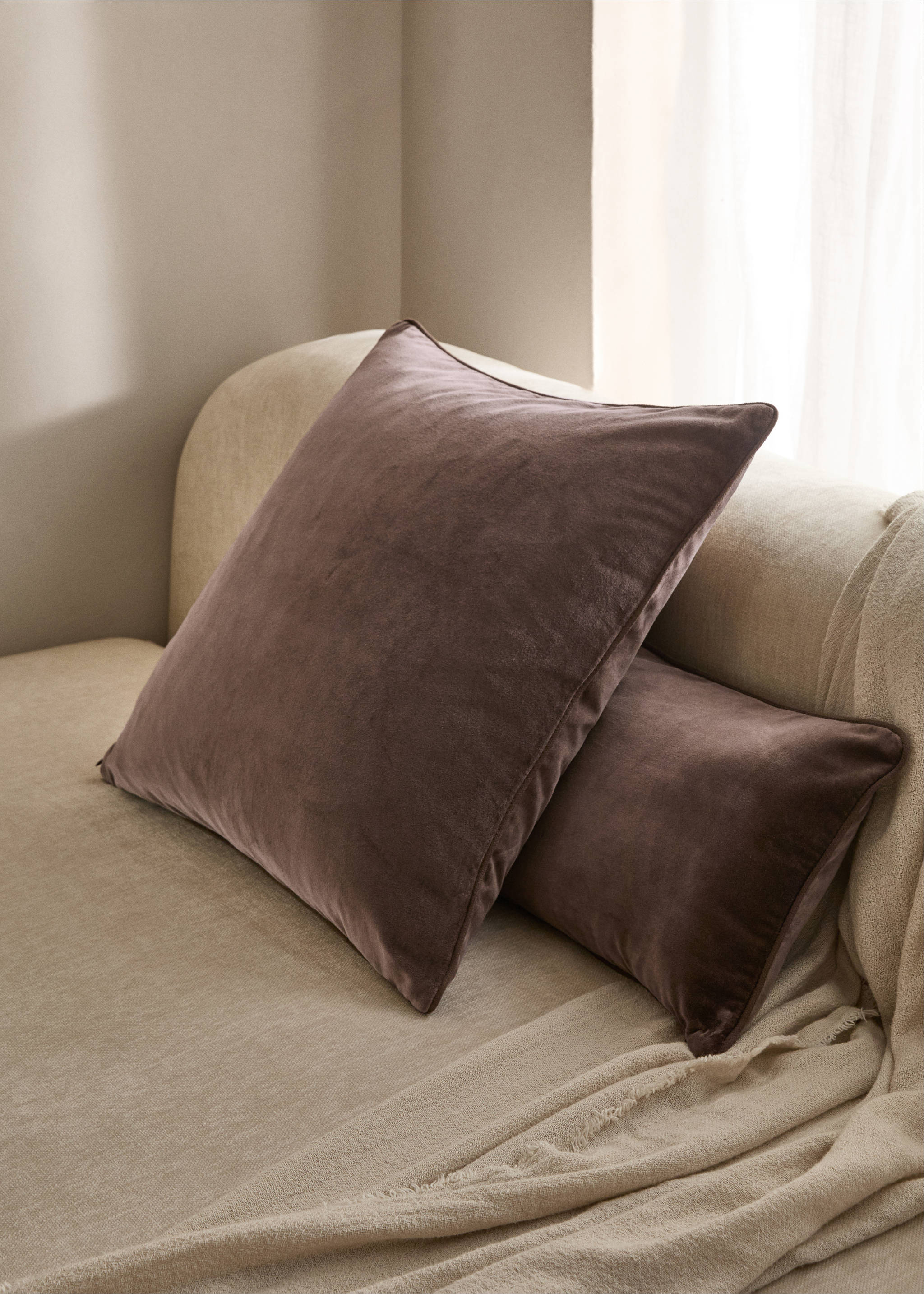 Housse de coussin velours 60x60 cm - Plan général, Marron. Ref: 77023286-00.