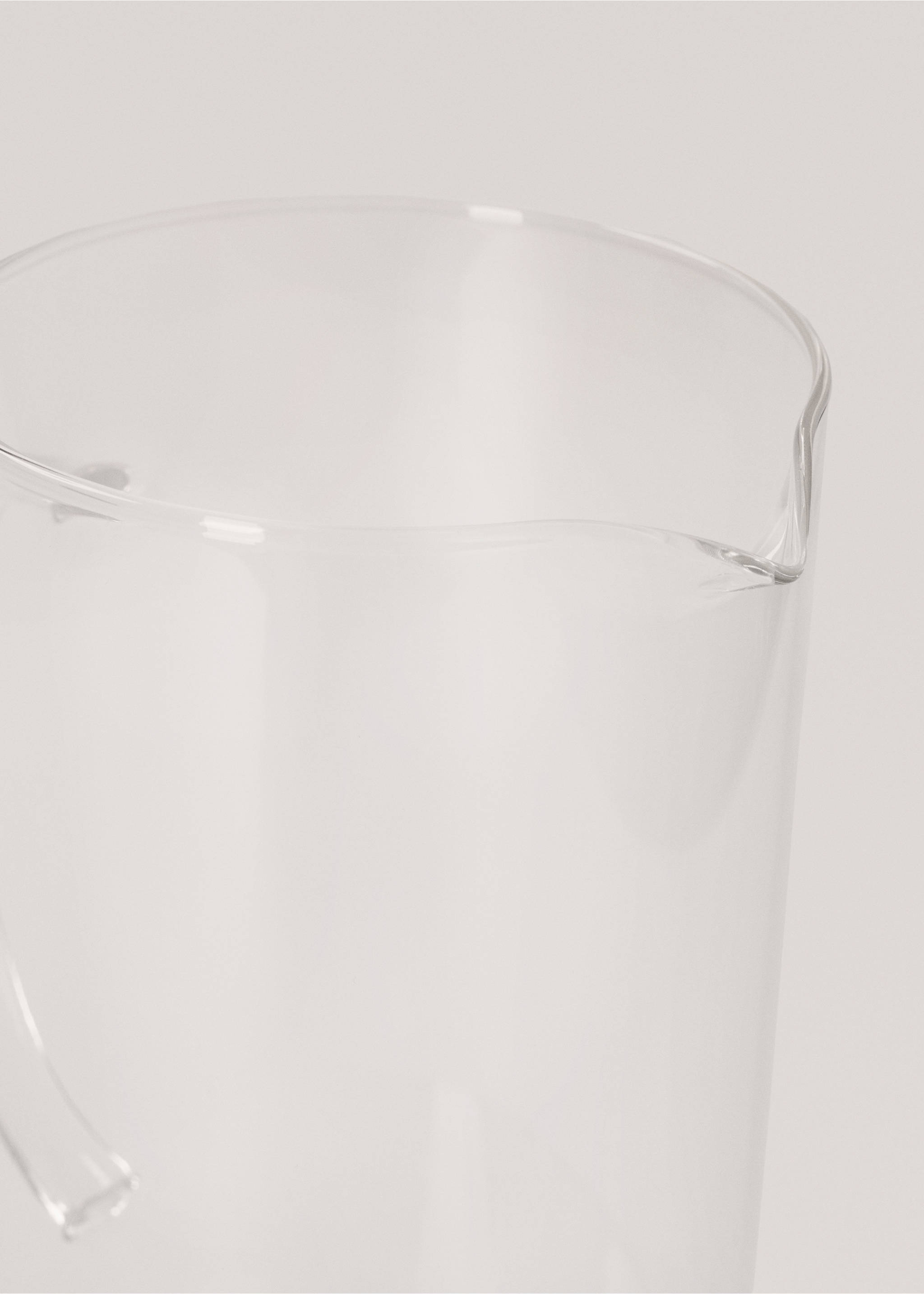 Large borosilicate jug with design and handle - Details of the article 2, Ice Grey. Ref: 77023294-00.