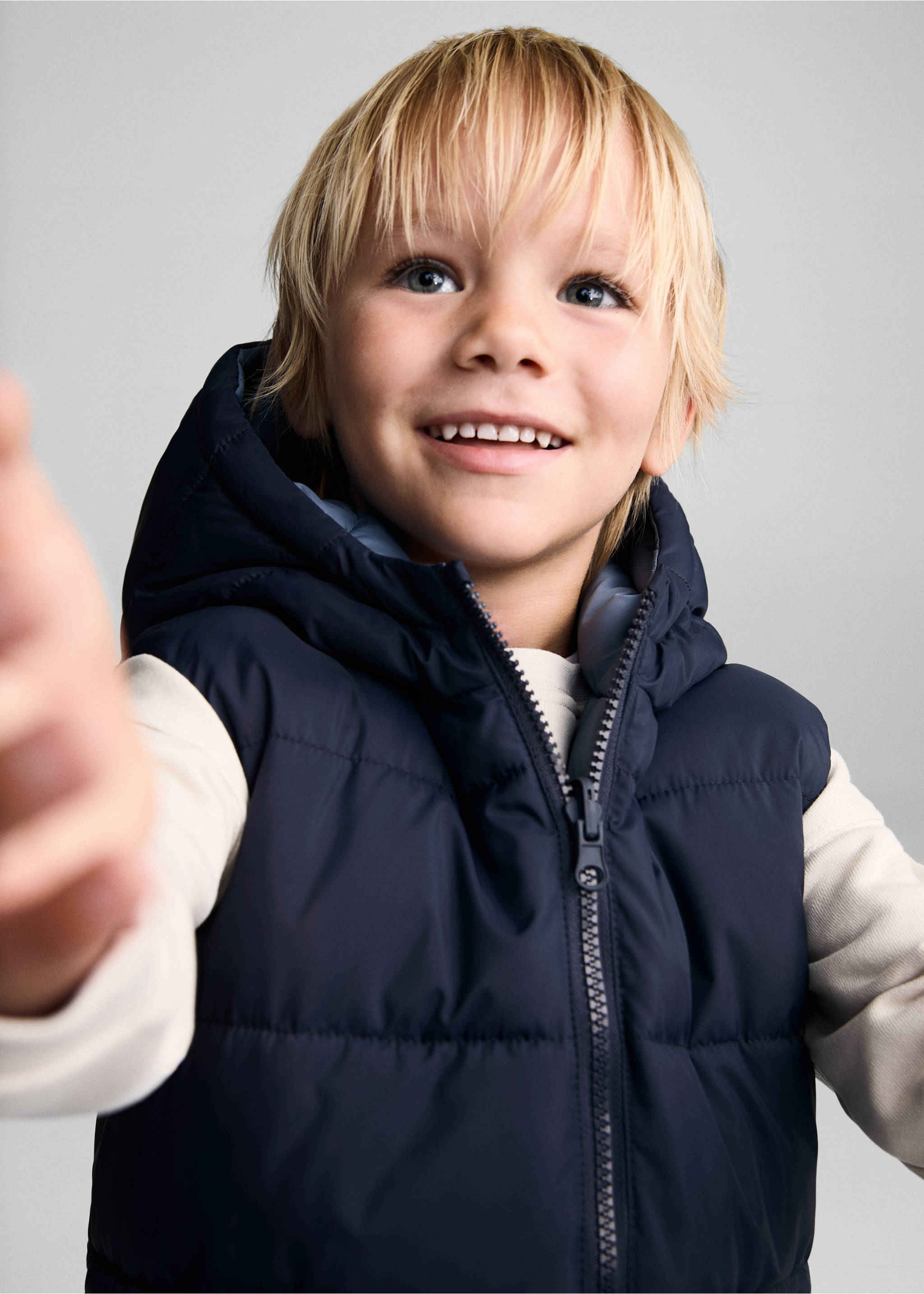 Omkeerbare bodywarmer - Detail van het artikel 1, Donkermarine. Ref: 77023666-00.