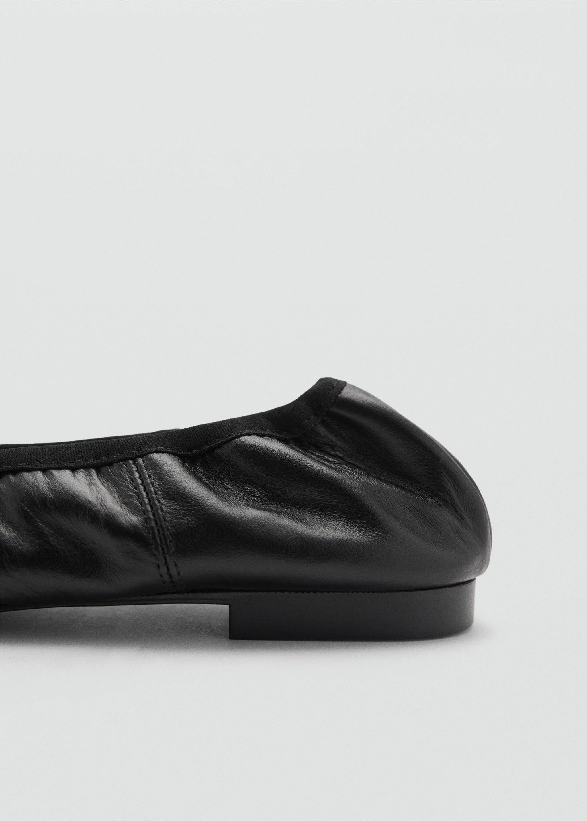 Leather ballet flats with bow - Details of the article 1, Black. Ref: 77023669-00.
