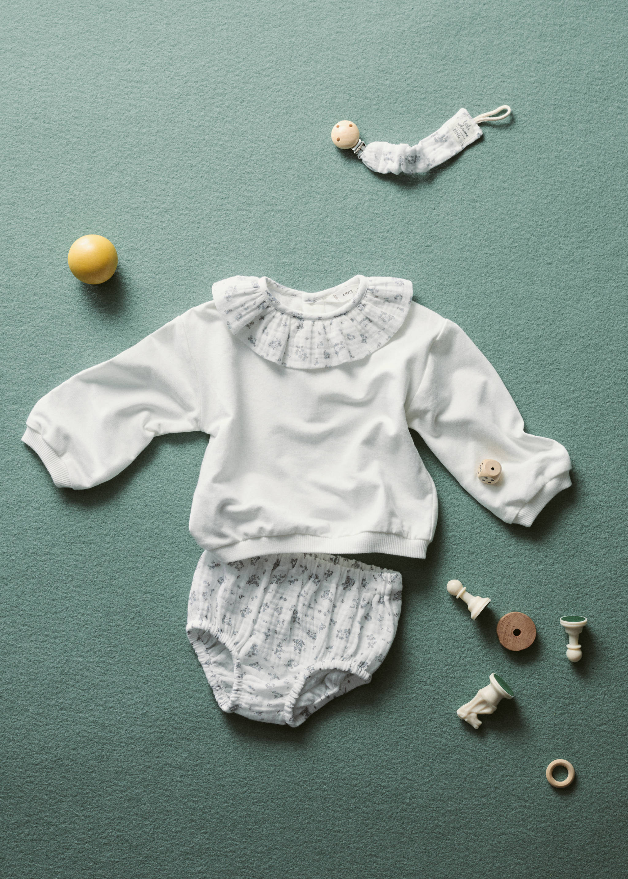 Sweatshirt mit Babydollkragen - Detail des Artikels 5, Cremeweiß. Ref: 77023674-00.