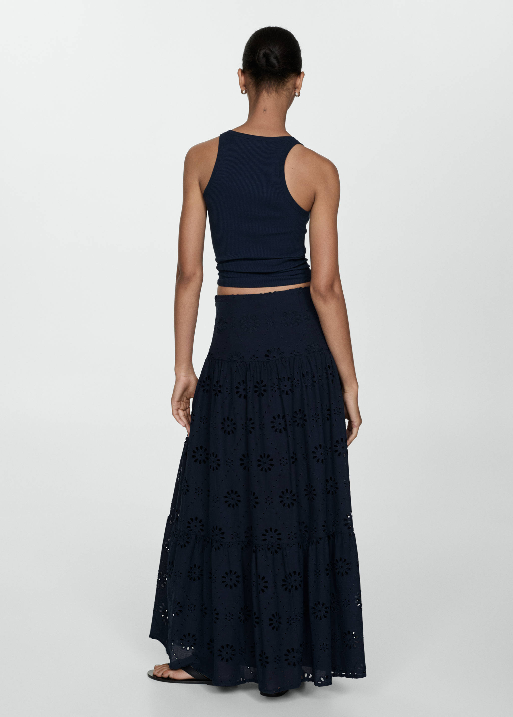 Faldilla cotó brodat suís - Revers de l'article