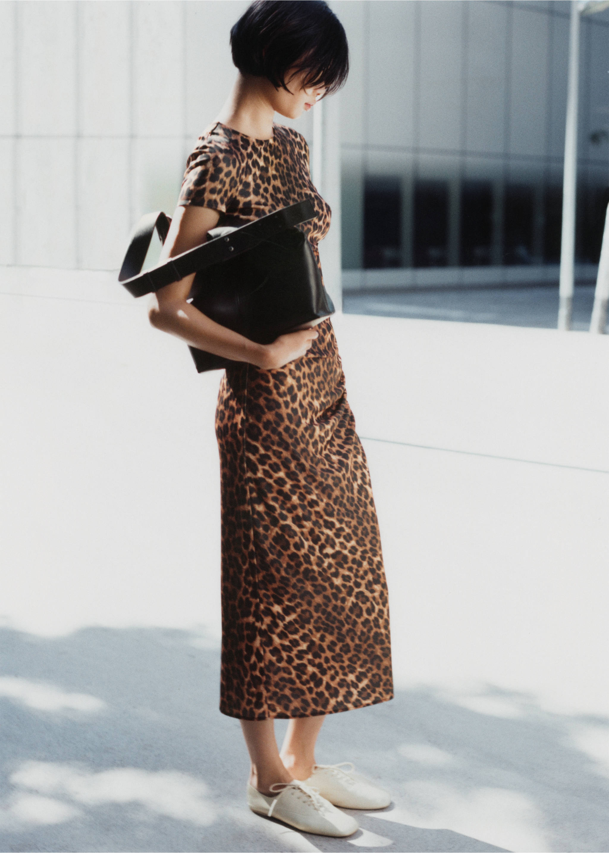 Short handle shopper bag - Details of the article 9, Black. Ref: 77024020-00.