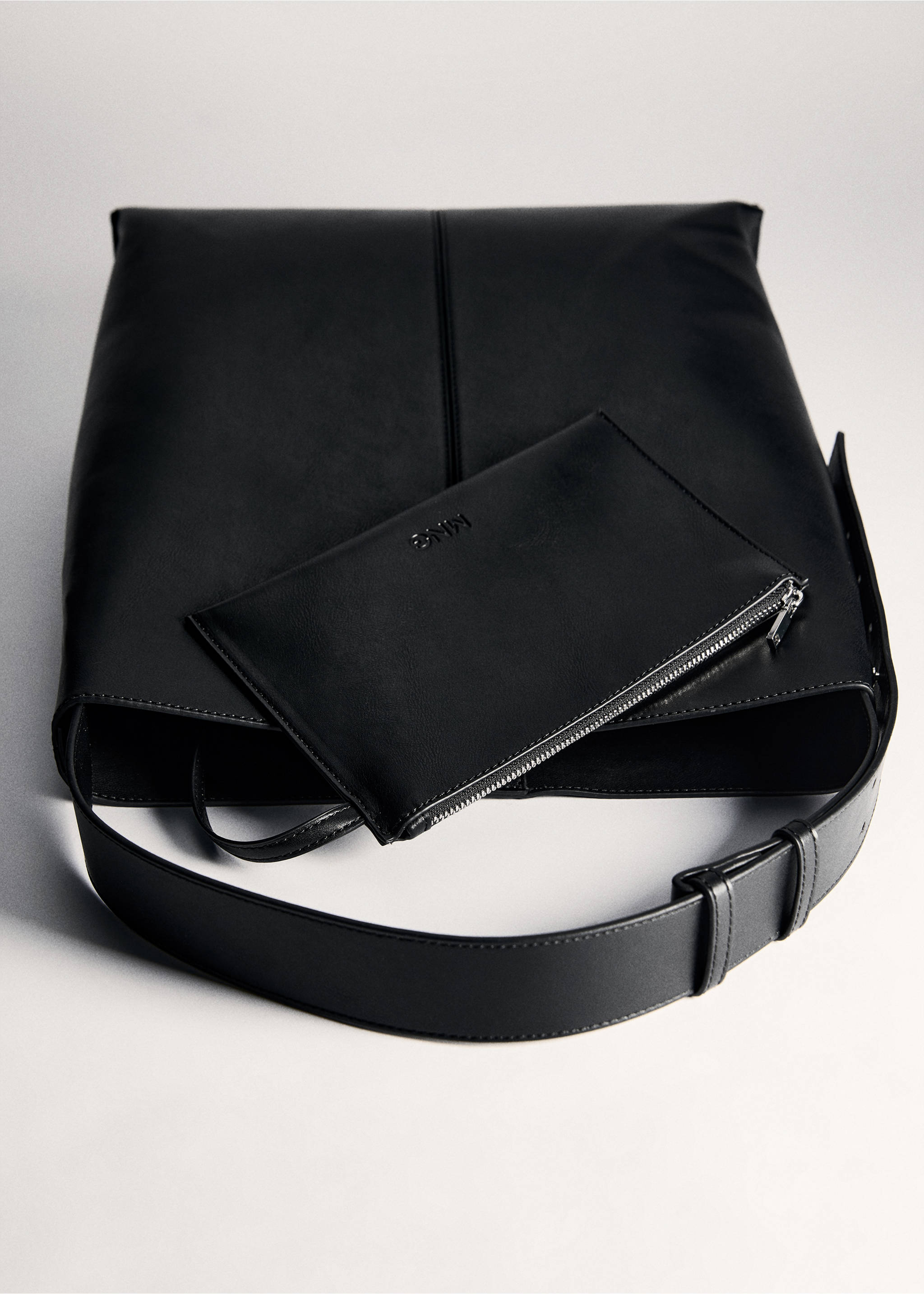 Short handle shopper bag - Details of the article 5, Black. Ref: 77024020-00.