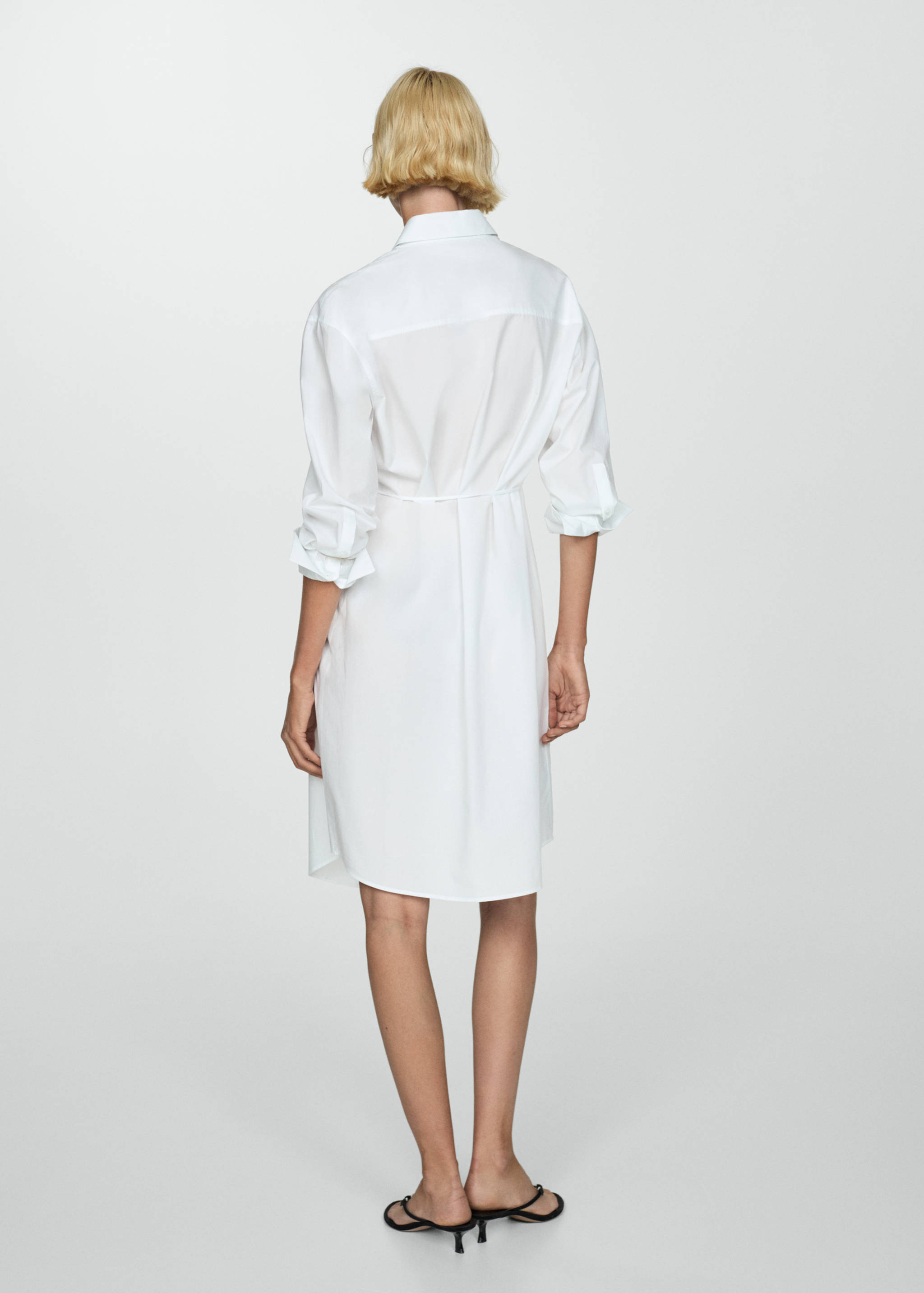 Langes Hemd mit Schleife - Rückseite des Artikels
